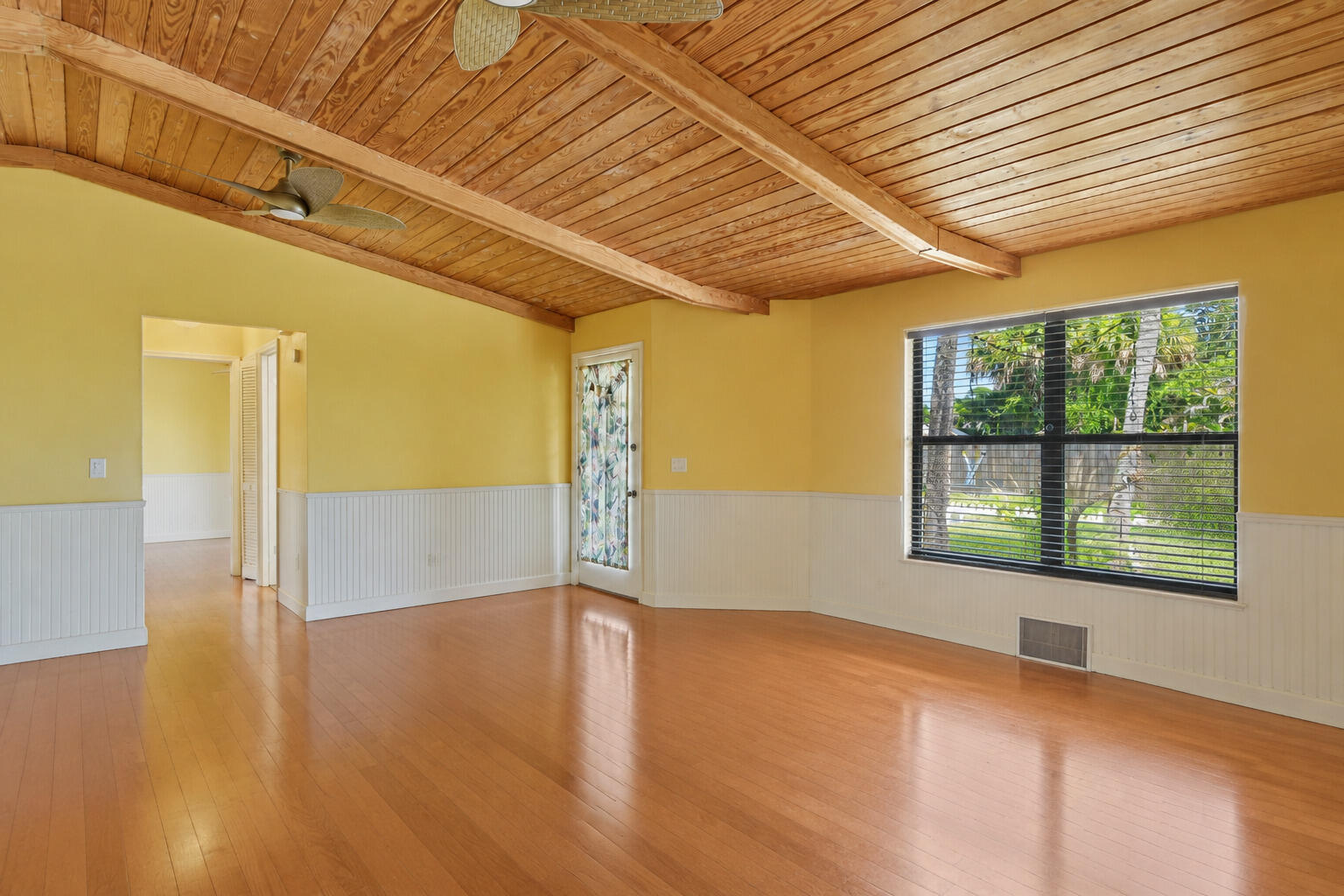 1076 Ne Banyan Tree Drive Property Photo 7