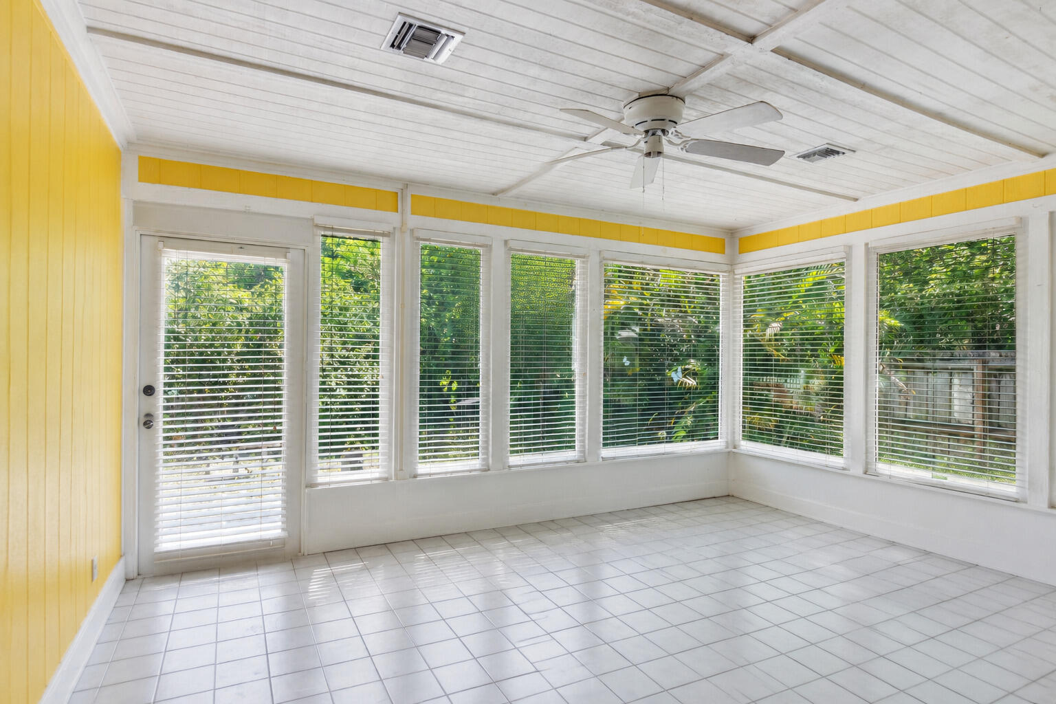 1076 Ne Banyan Tree Drive Property Photo 9