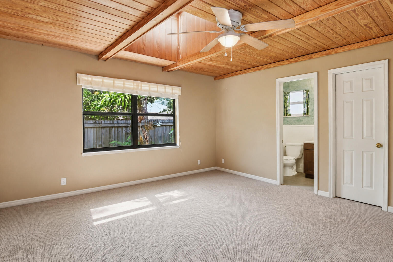 1076 Ne Banyan Tree Drive Property Photo 10