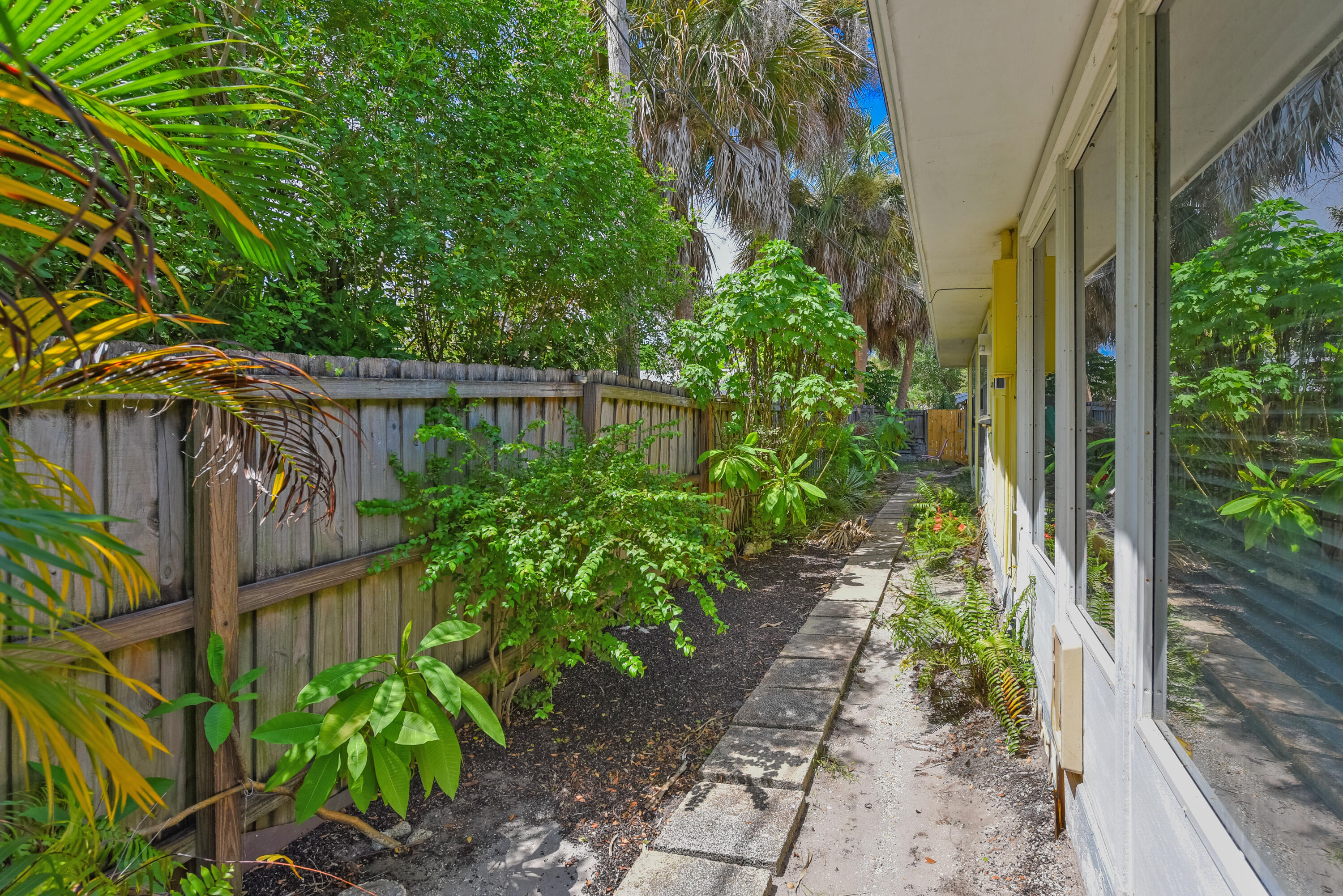 1076 Ne Banyan Tree Drive Property Photo 15