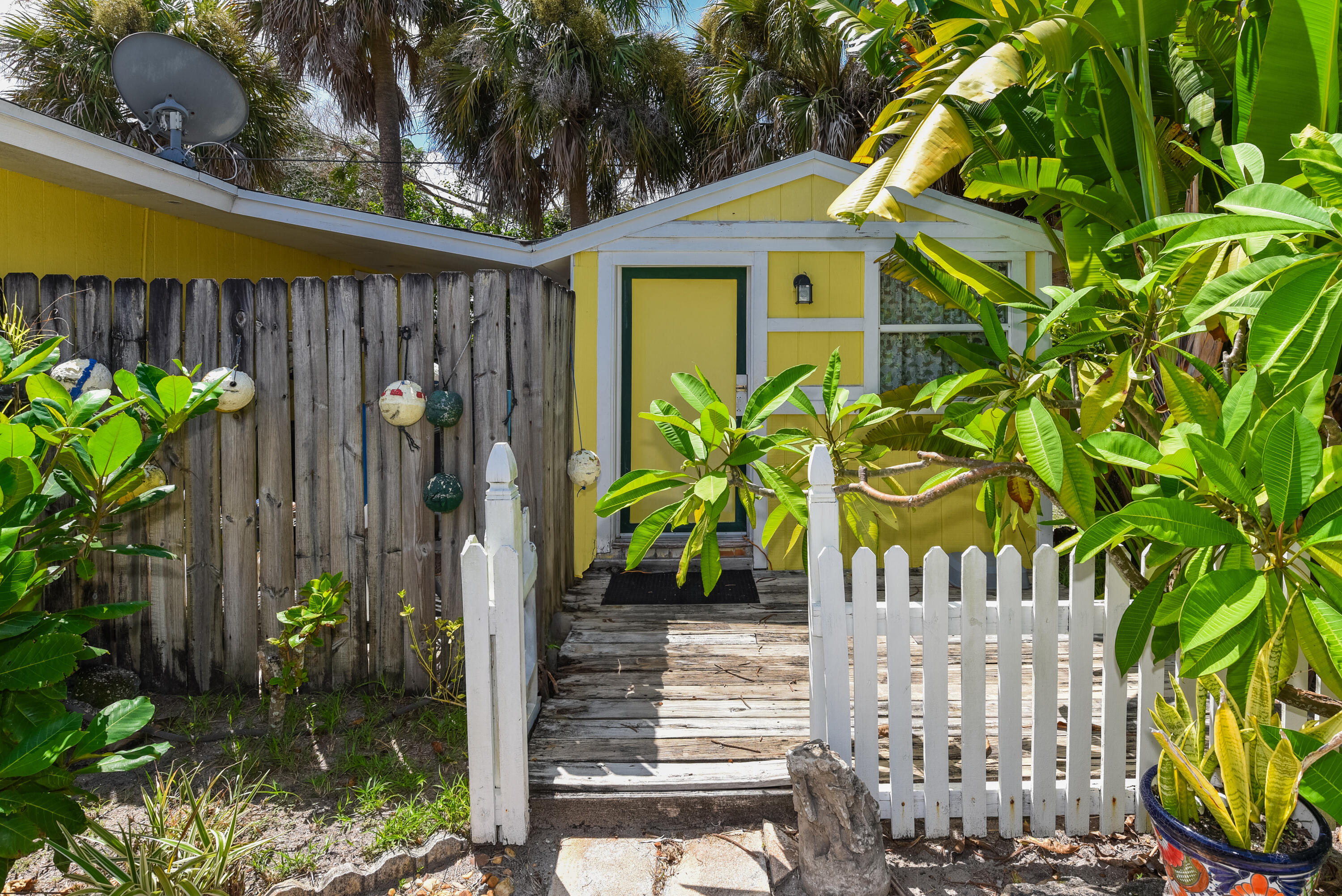 1076 Ne Banyan Tree Drive Property Photo 17