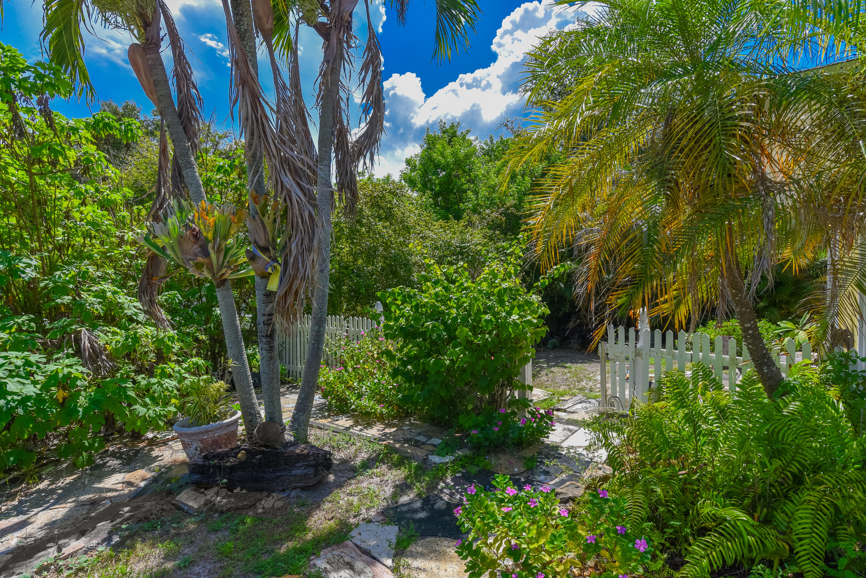 1076 Ne Banyan Tree Drive Property Photo 18