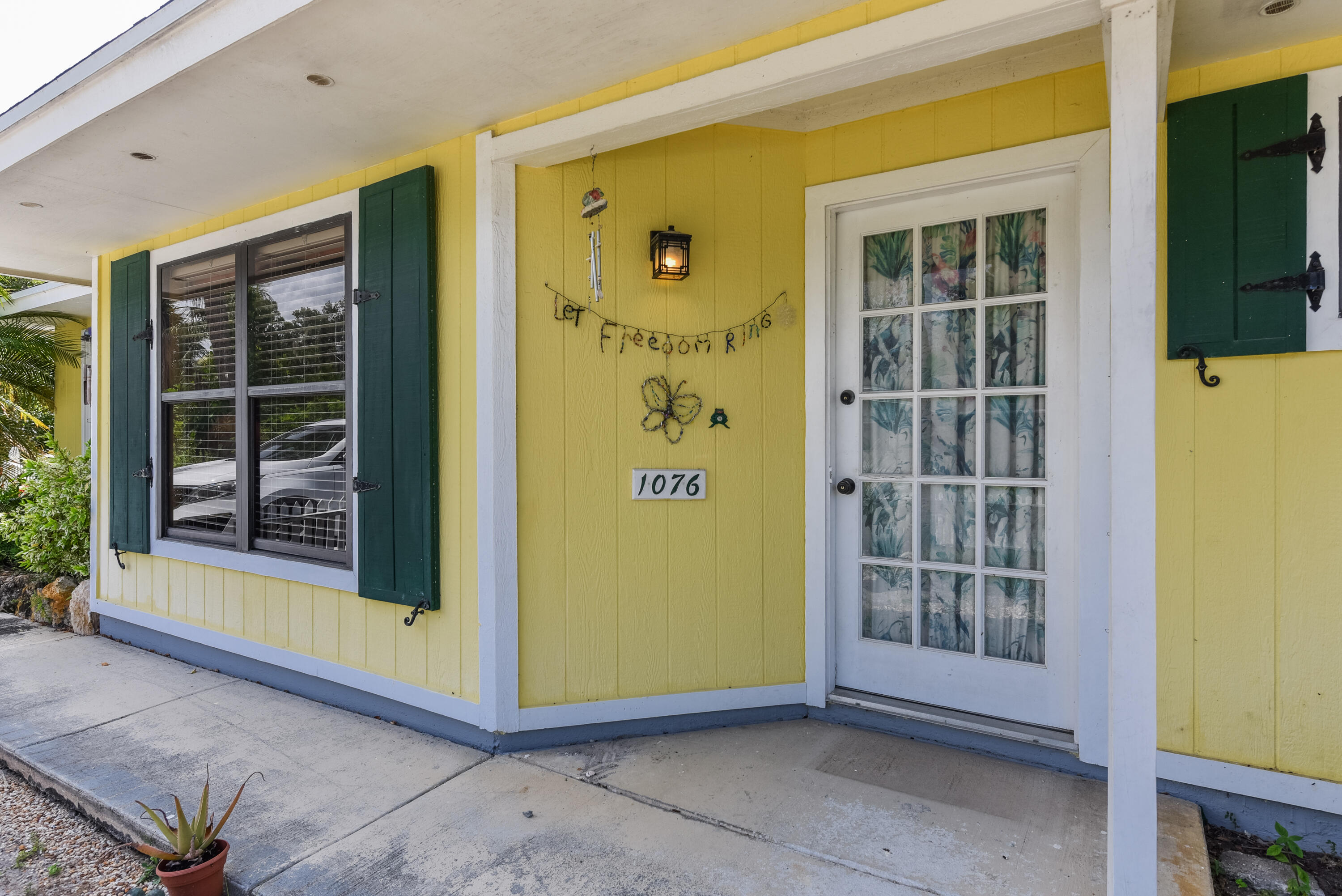 1076 Ne Banyan Tree Drive Property Photo 26