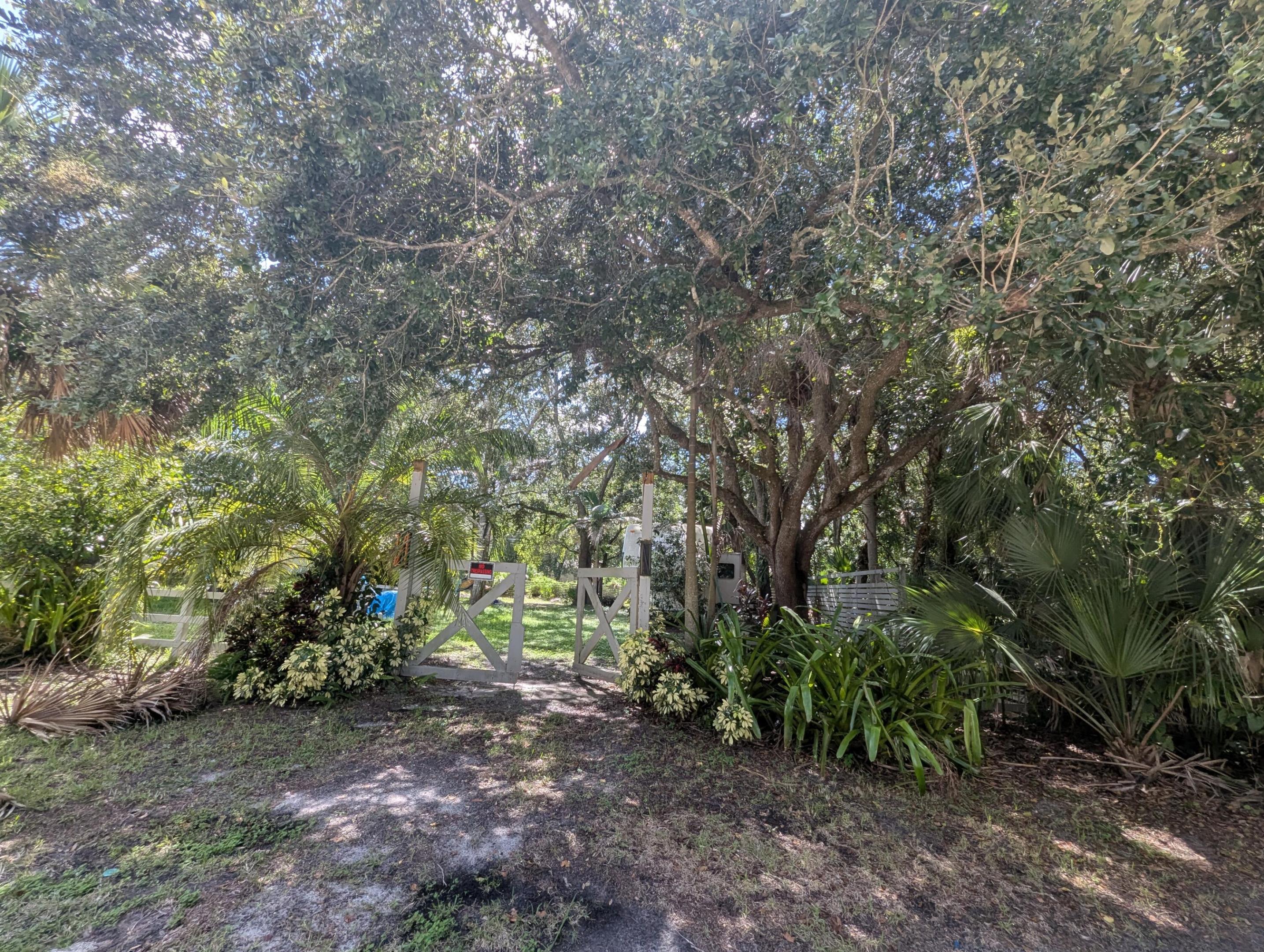 8835 104th Court Property Photo 4