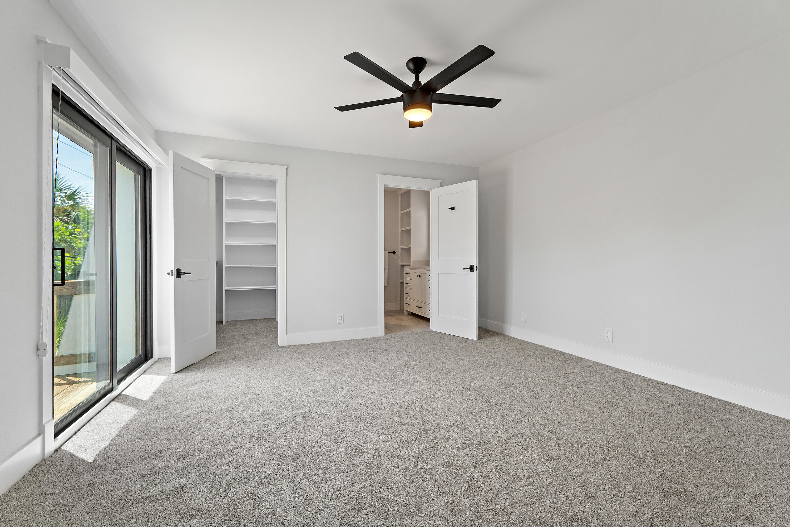 141 E Riverside Drive 6a Property Photo 13