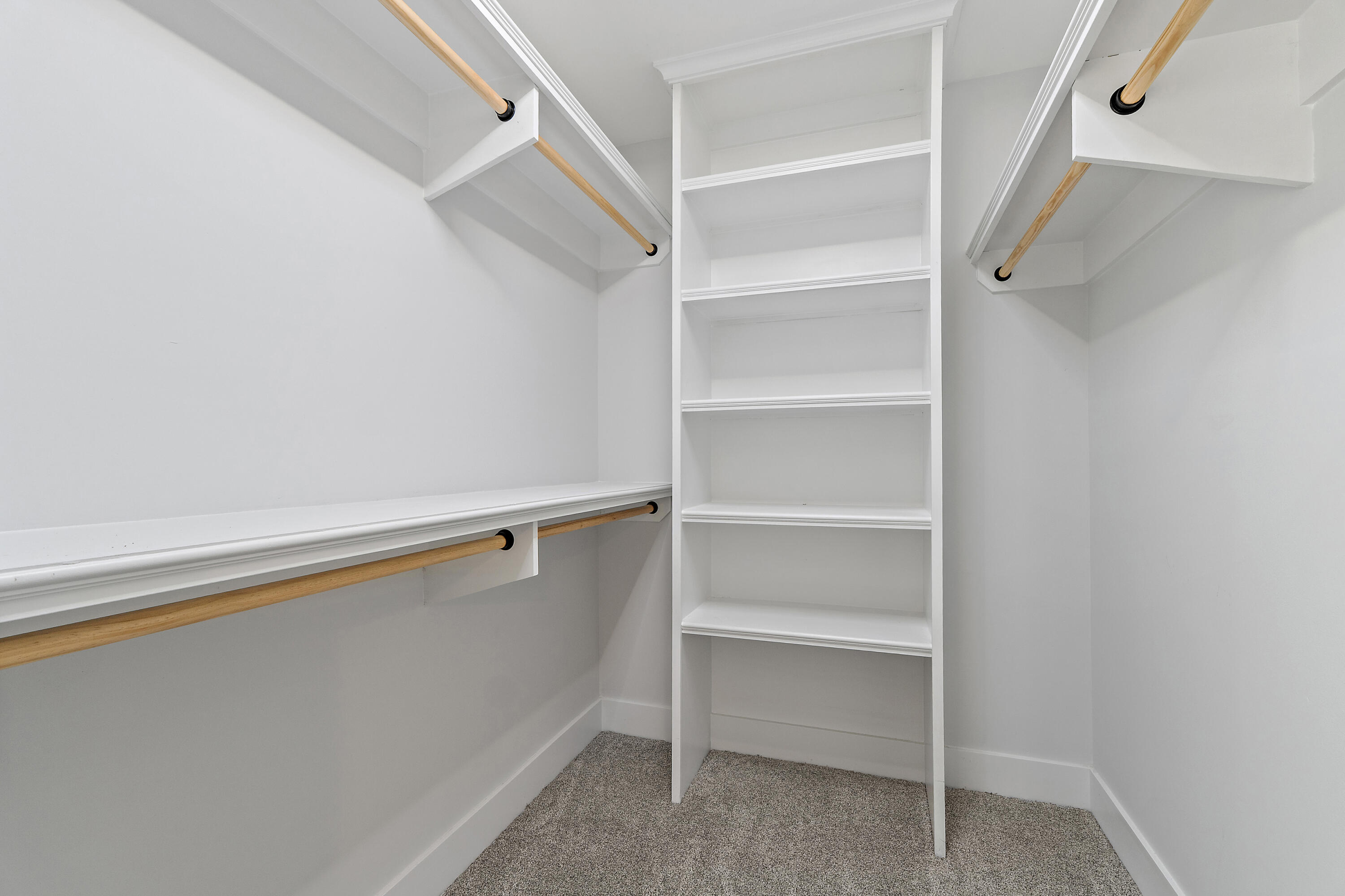 141 E Riverside Drive 6a Property Photo 17