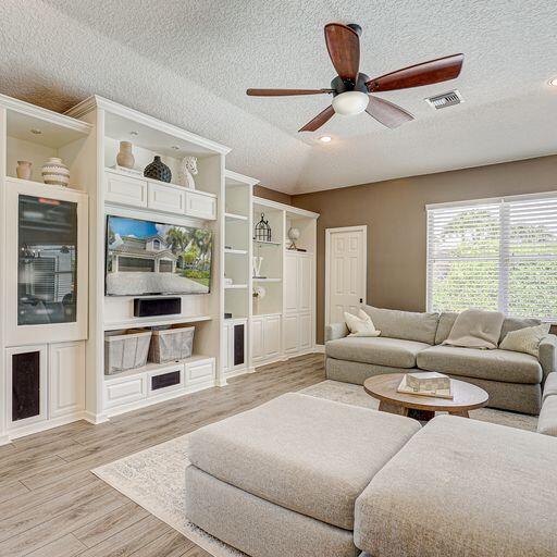 21318 Gosier Way Property Photo 4