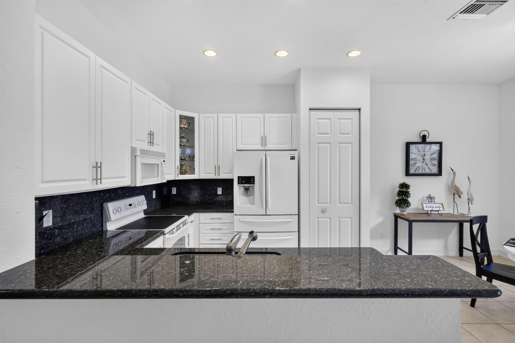 6602 Camarillo Terrace Lane Property Photo 12