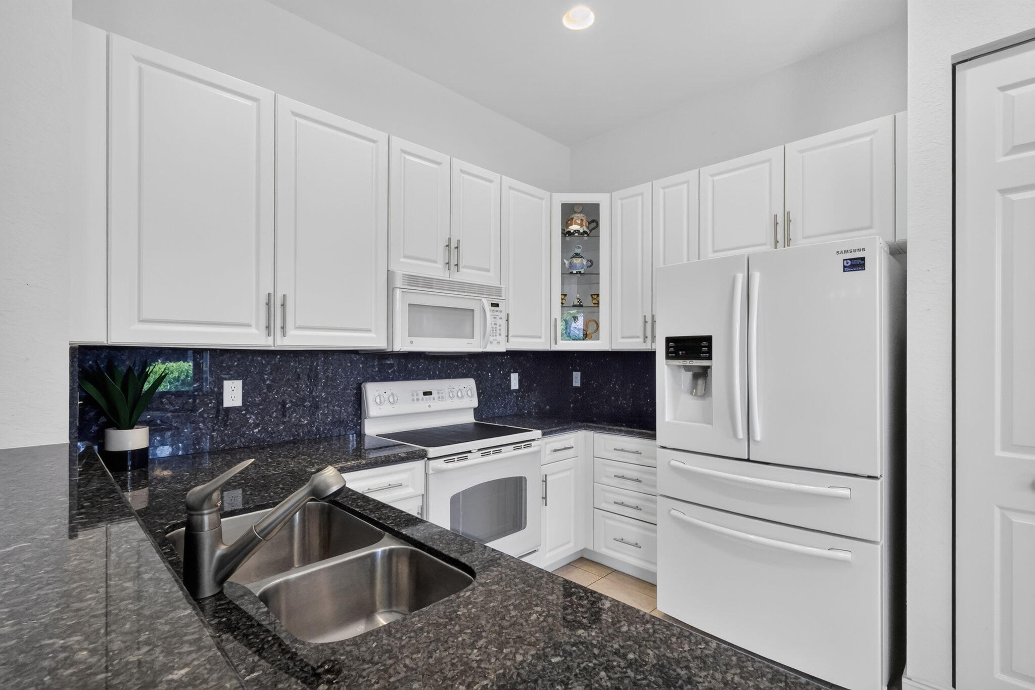 6602 Camarillo Terrace Lane Property Photo 13