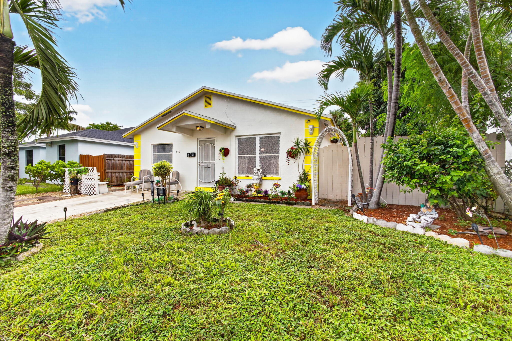 649 58th Street Property Photo 2