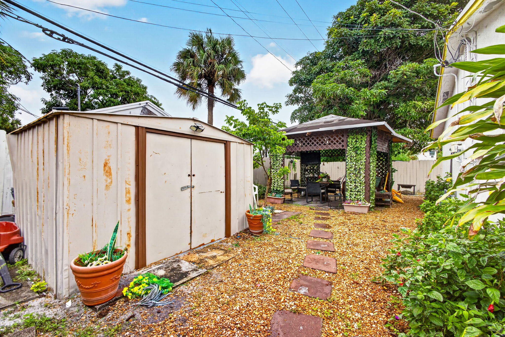 649 58th Street Property Photo 5