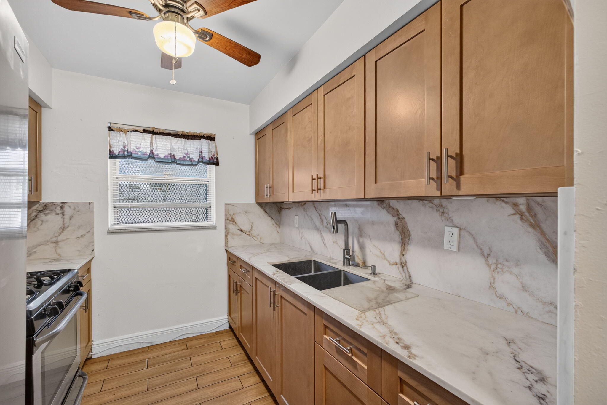 649 58th Street Property Photo 12
