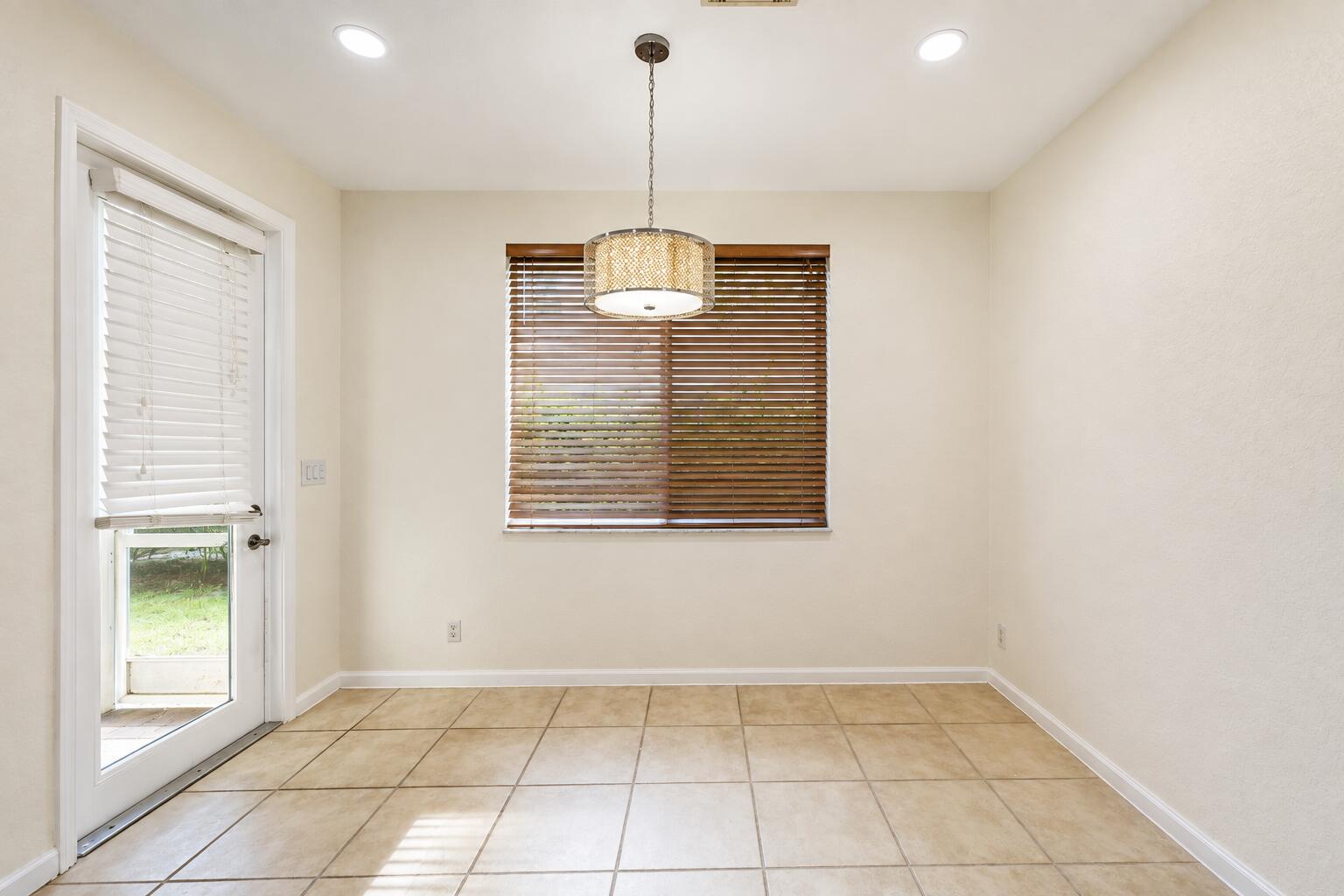 2789 S Evergreen Circle Property Photo 8