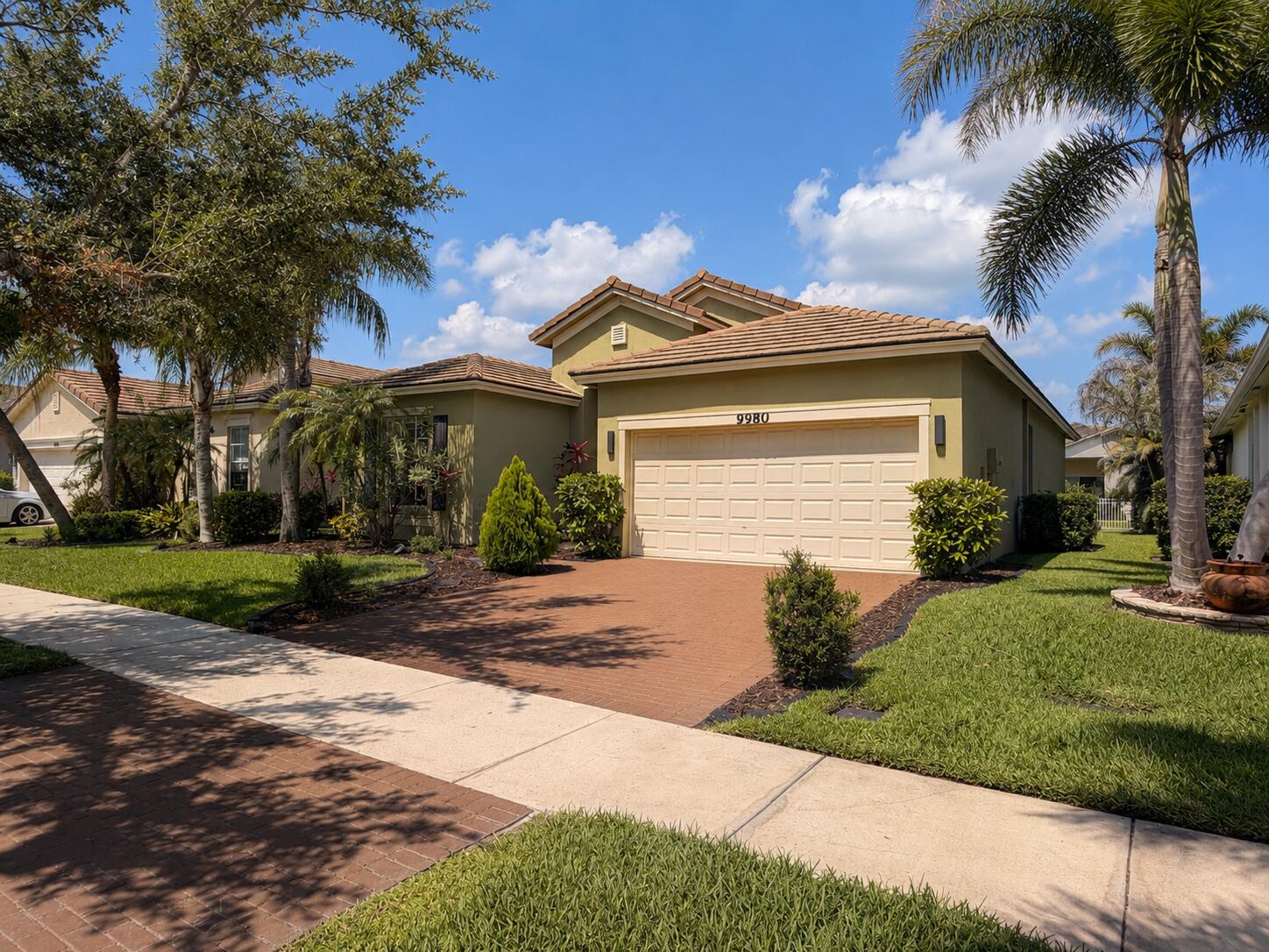 9980 SW STONEGATE Drive Property Photo 1