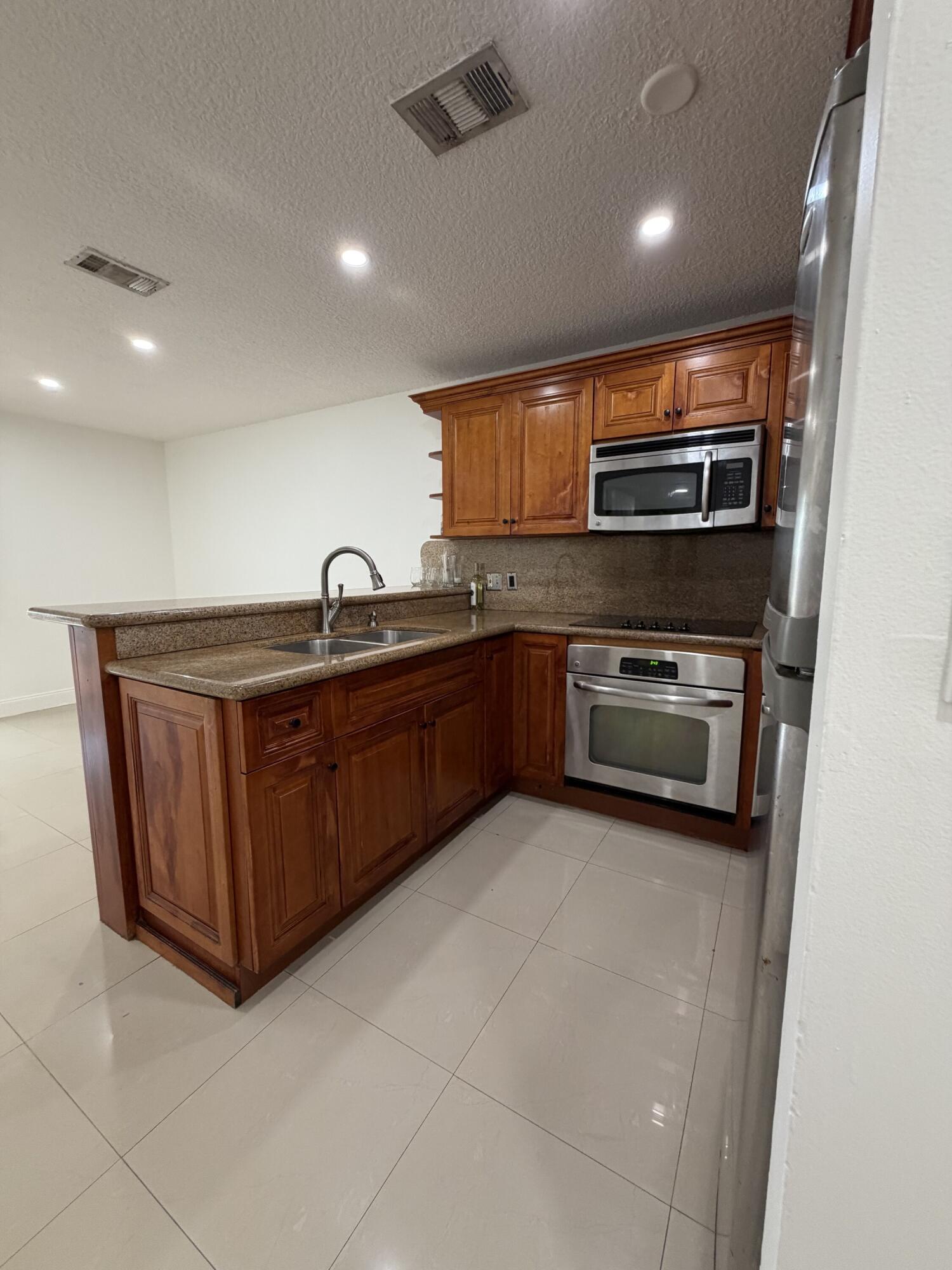 B26070067 Property Photo 12