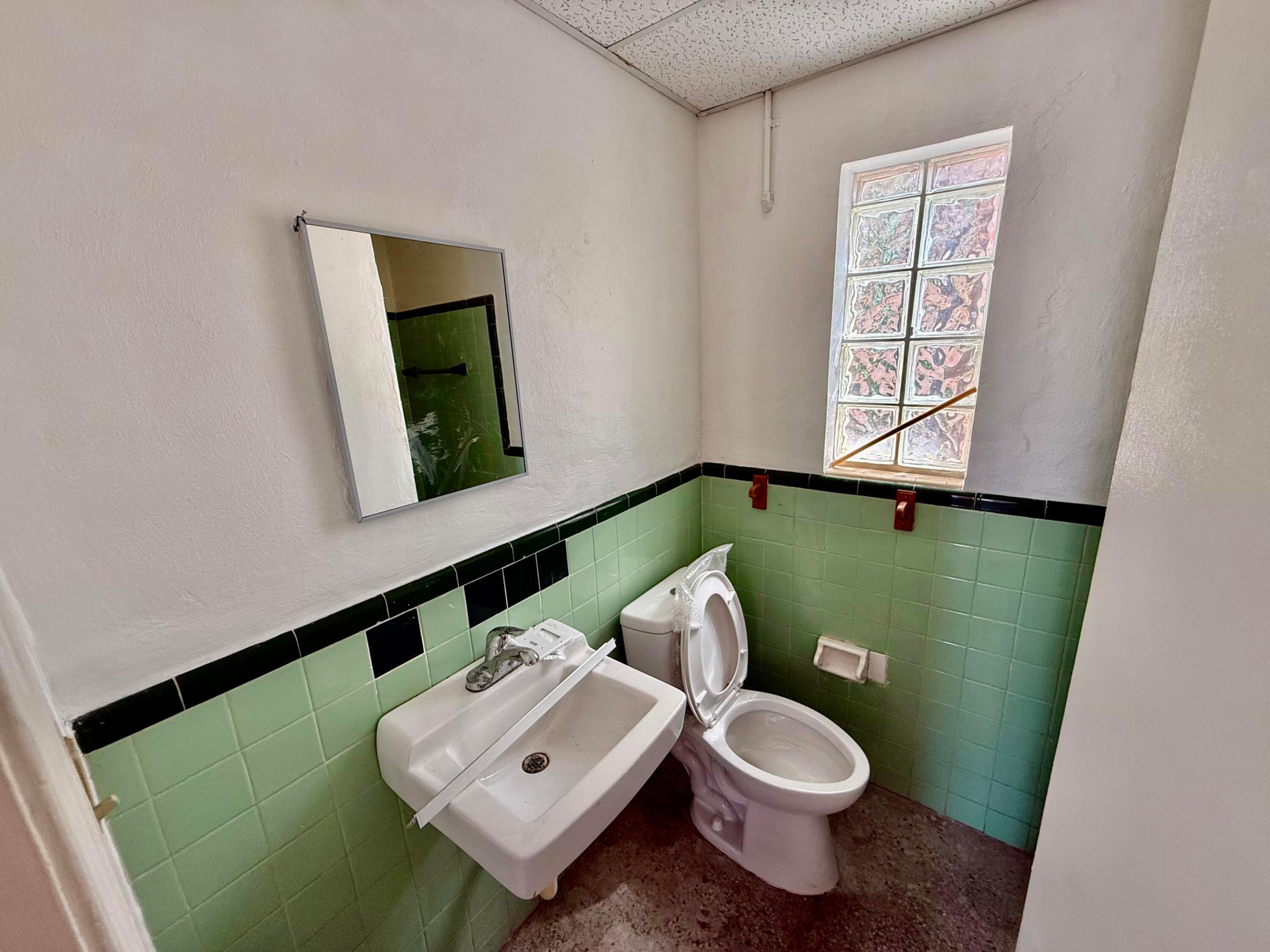 2135 Broadway Property Photo 8