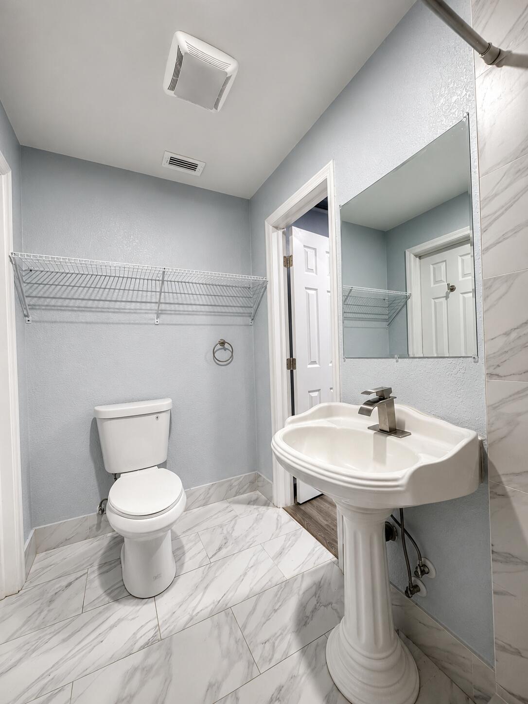 849 W 2nd Street A Property Photo 10