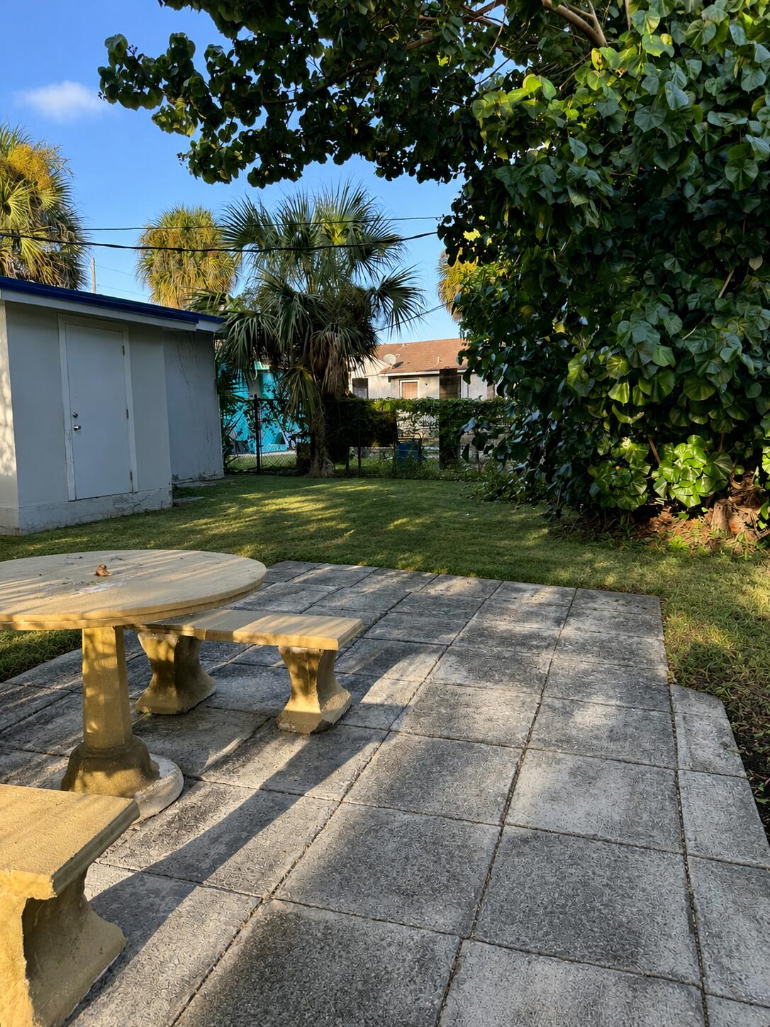 849 W 2nd Street A Property Photo 14