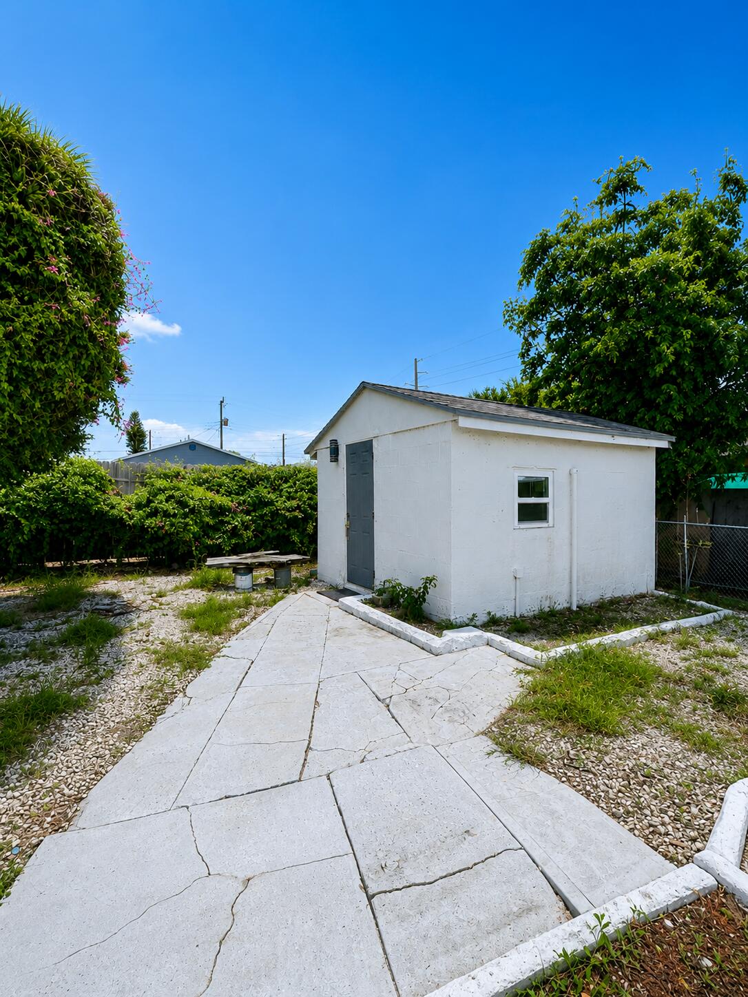 173 W 16th Street Property Photo 1
