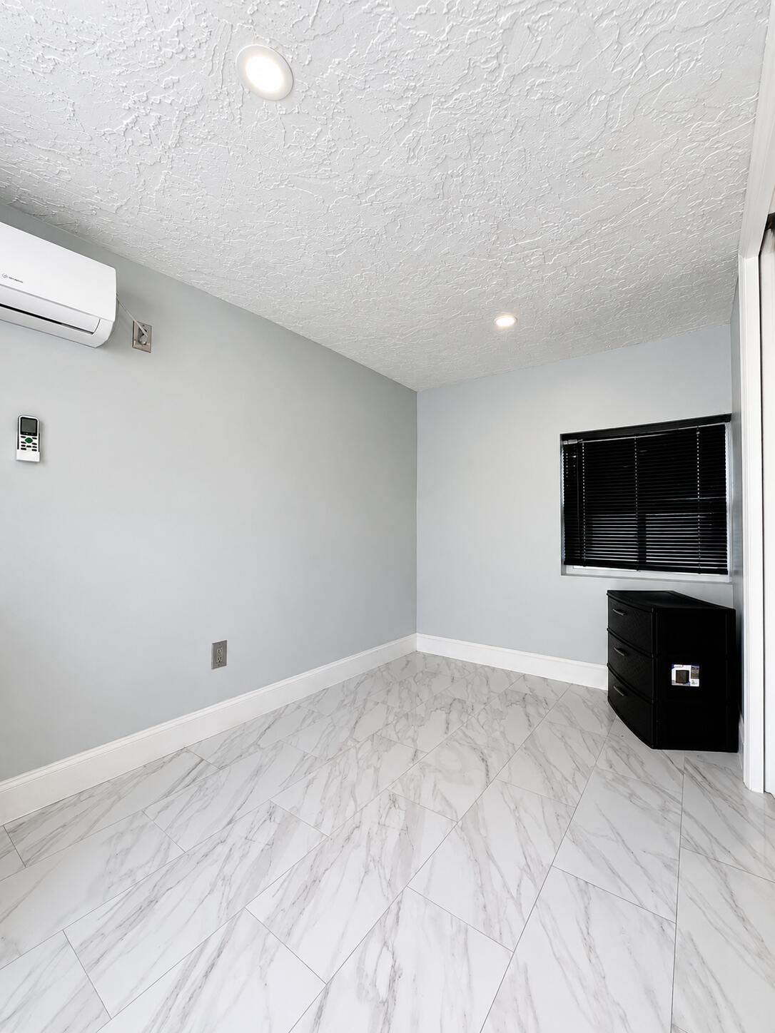 173 W 16th Street Property Photo 5