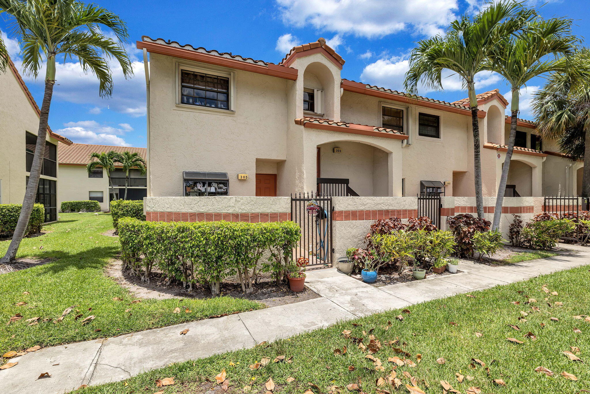 305 CONGRESSIONAL Way