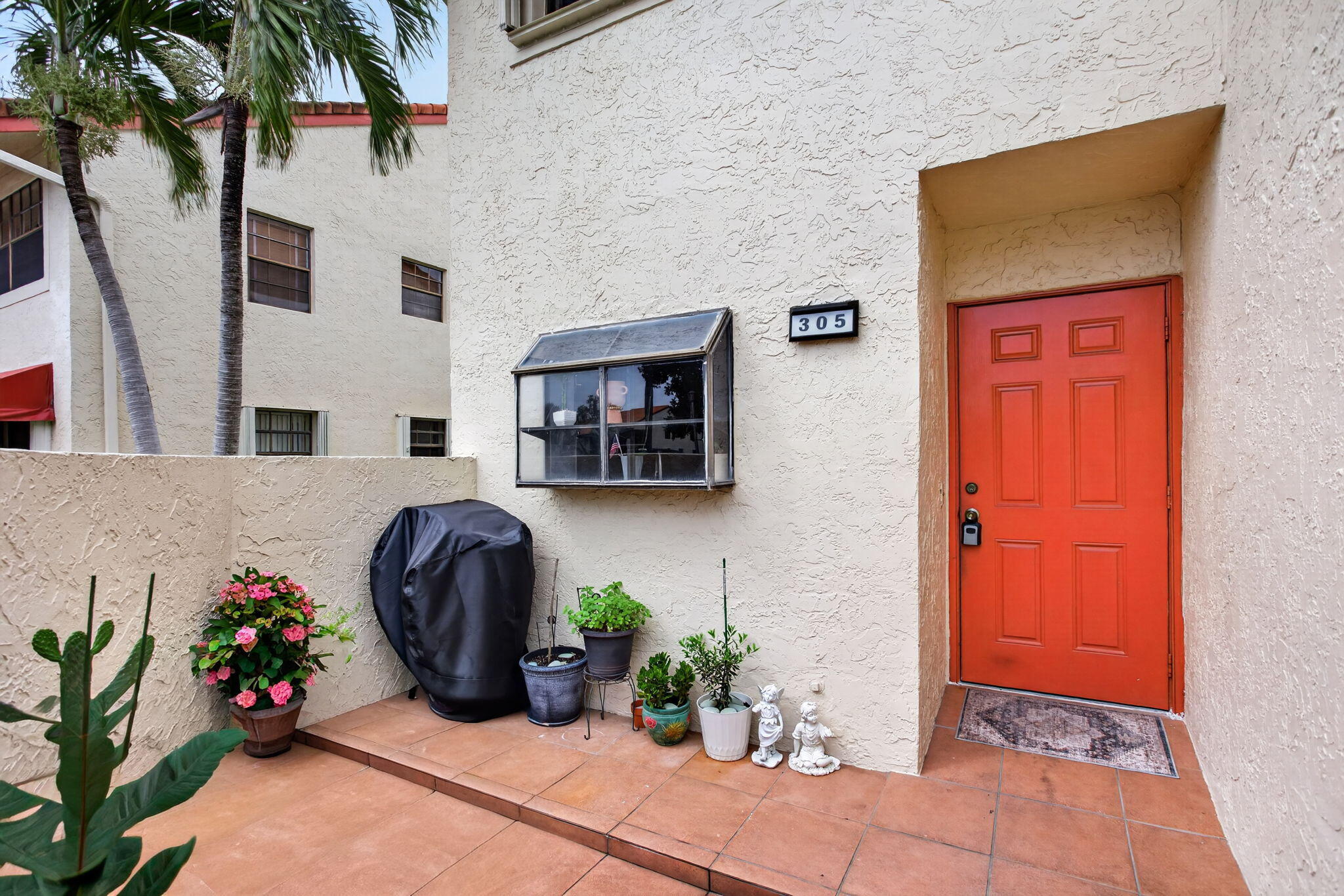 305 Congressional Way Property Photo 2