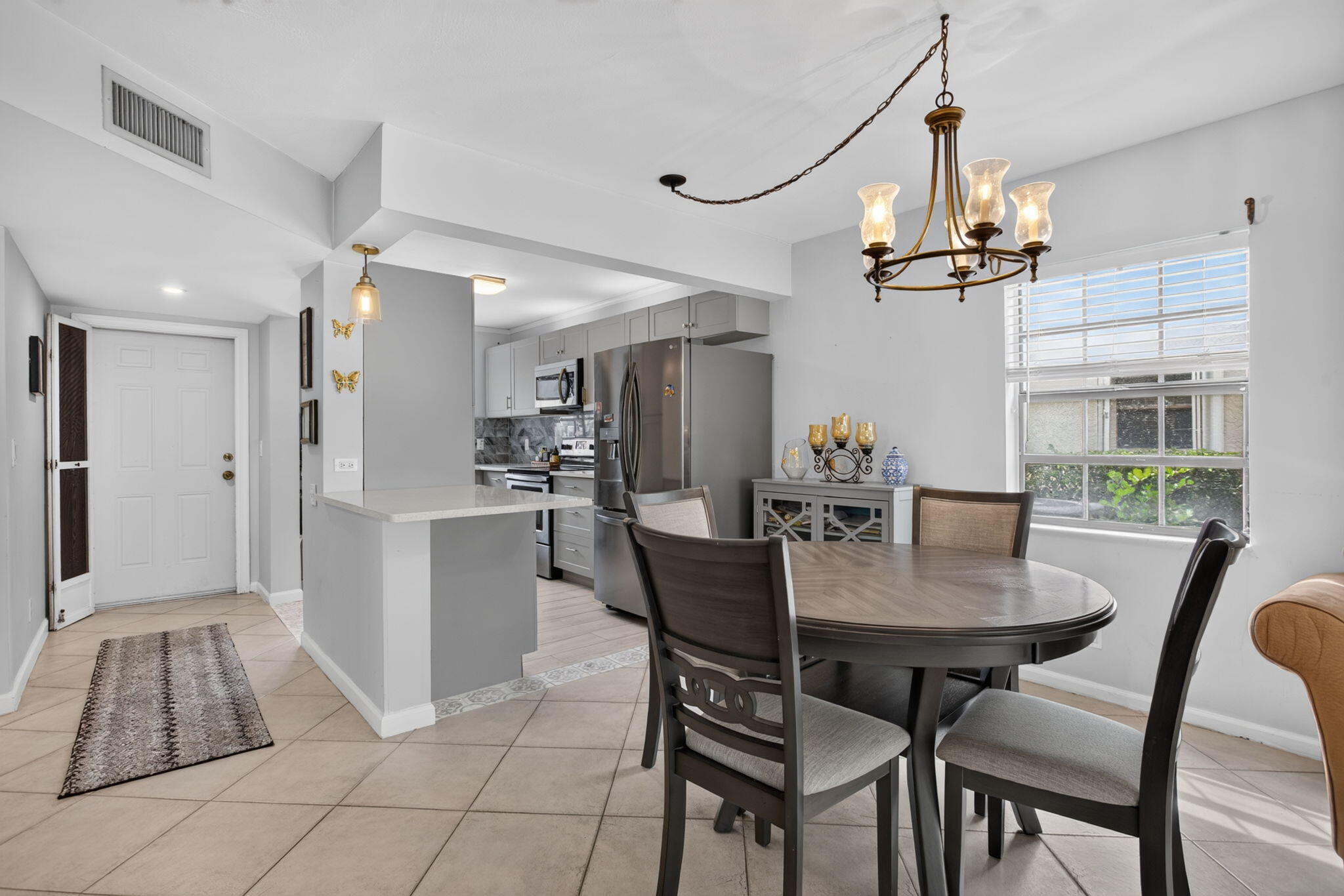 305 Congressional Way Property Photo 8