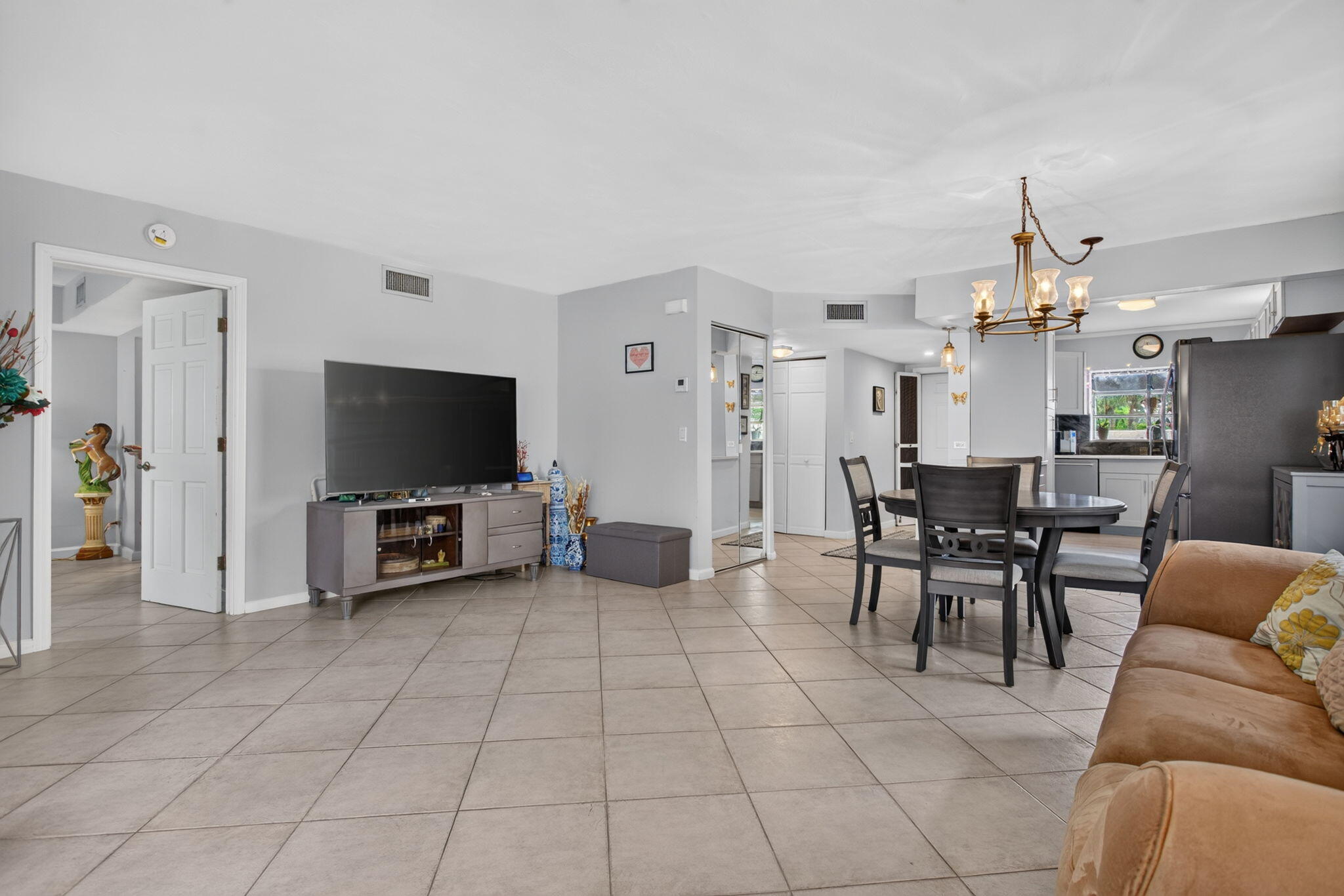 305 Congressional Way Property Photo 10