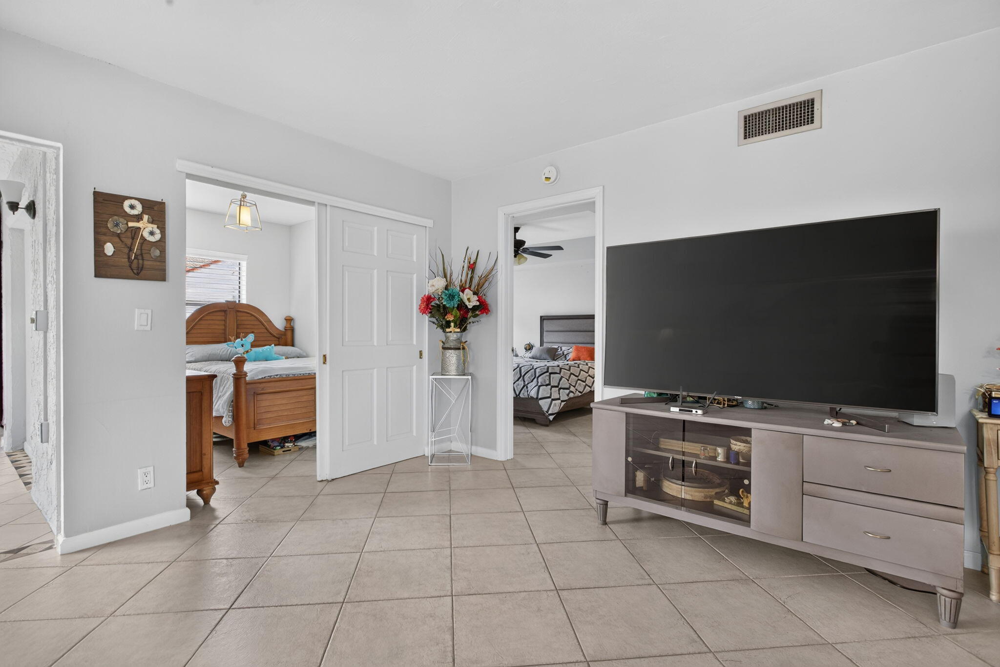 305 Congressional Way Property Photo 11