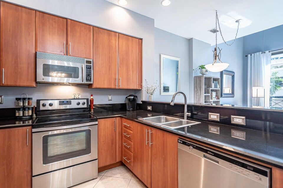 801 S Olive Avenue 418 Property Photo 10