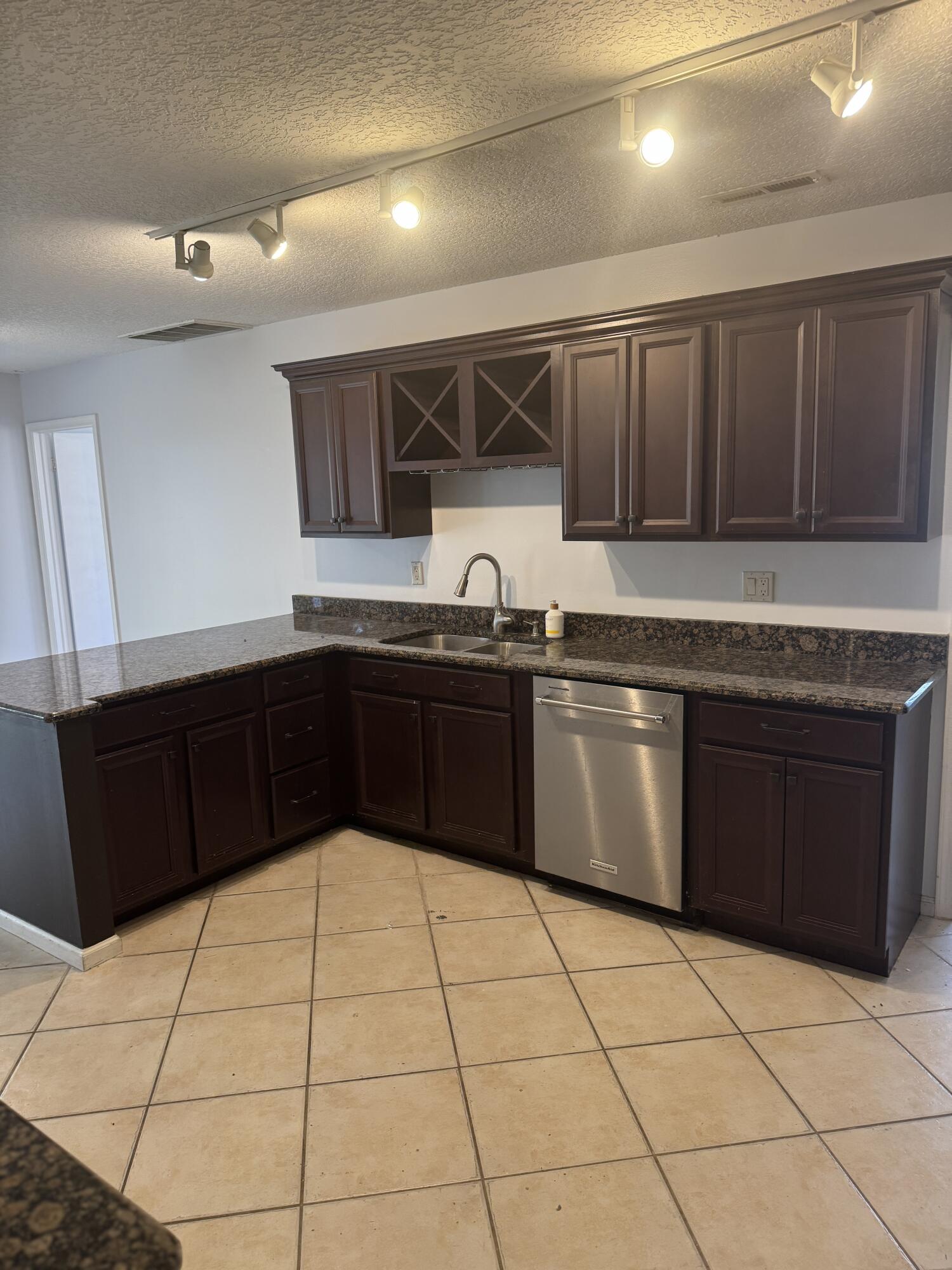 121 Beaumont Lane Property Photo 6