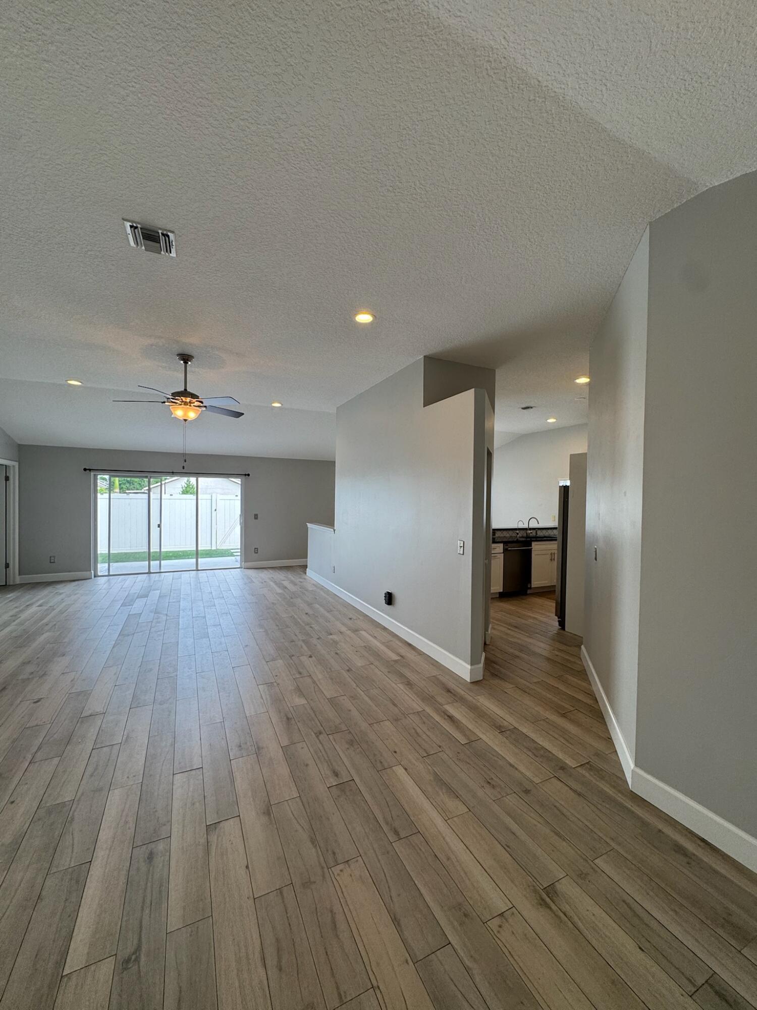 12872 Meadowbend Drive Property Photo 4