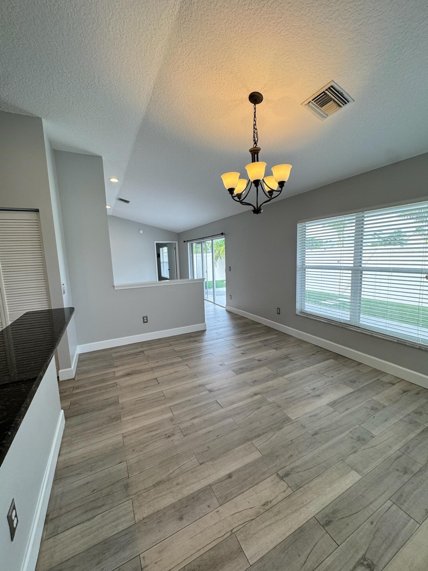12872 Meadowbend Drive Property Photo 10