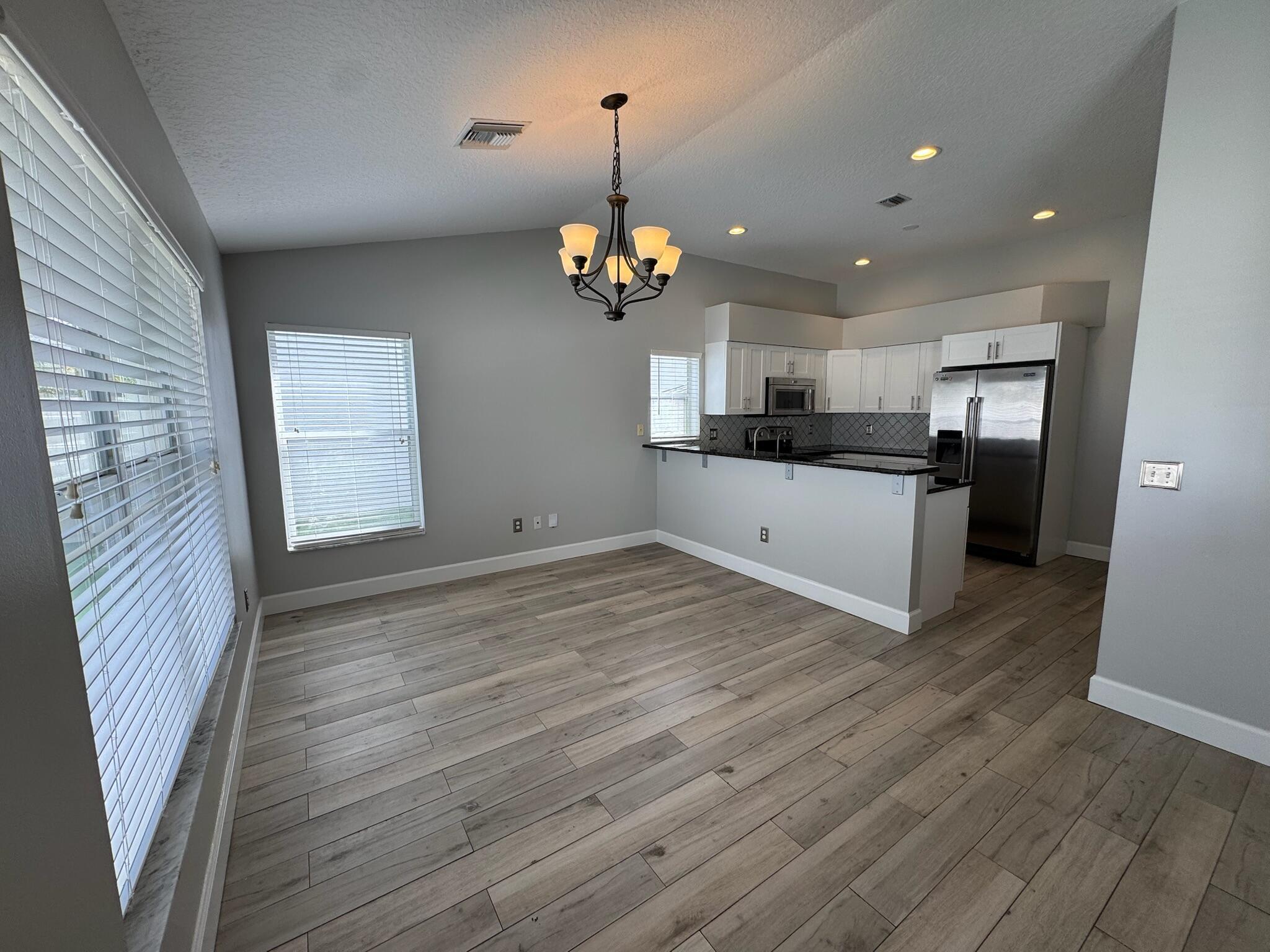 12872 Meadowbend Drive Property Photo 11