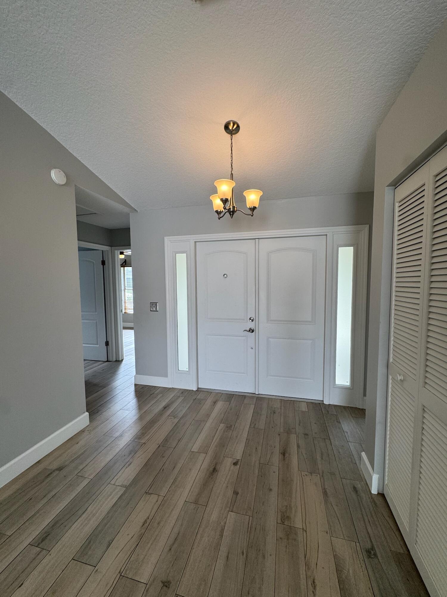 12872 Meadowbend Drive Property Photo 15