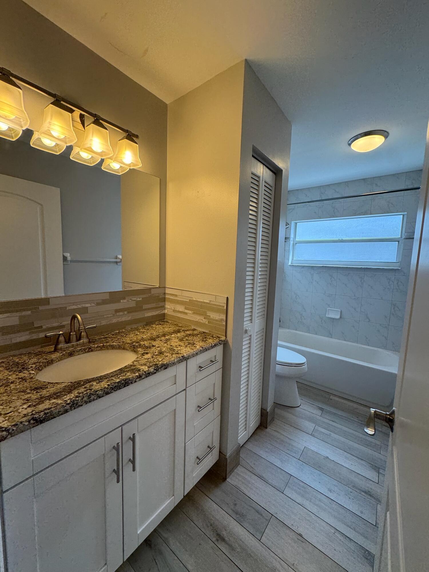 12872 Meadowbend Drive Property Photo 18