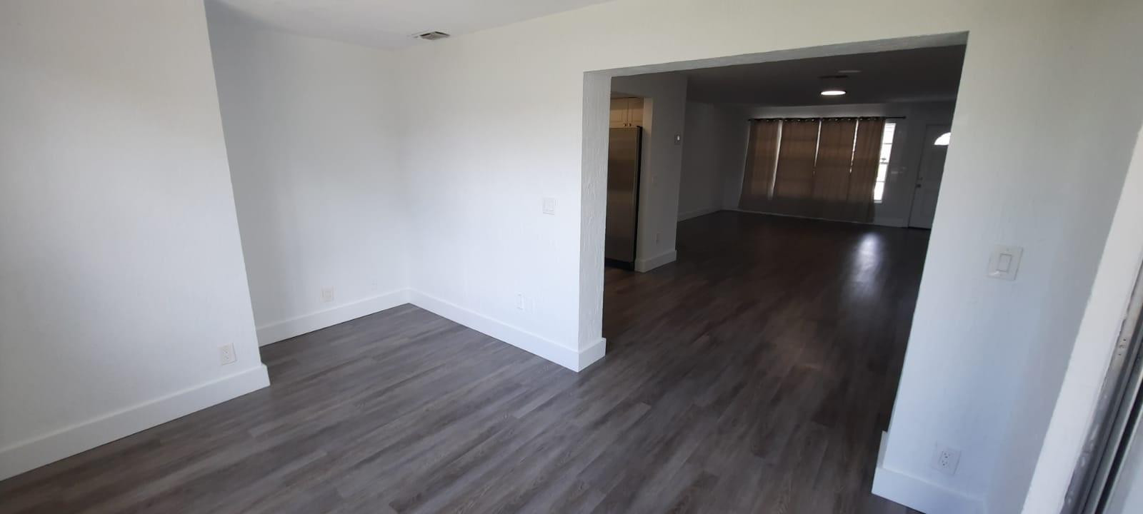9370 Sw 1st Place Property Photo 3