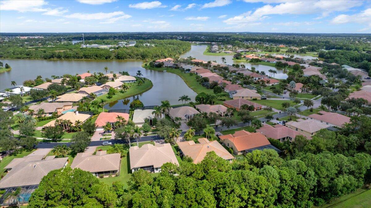 348 Sw Egret Landing Sw Property Photo 6