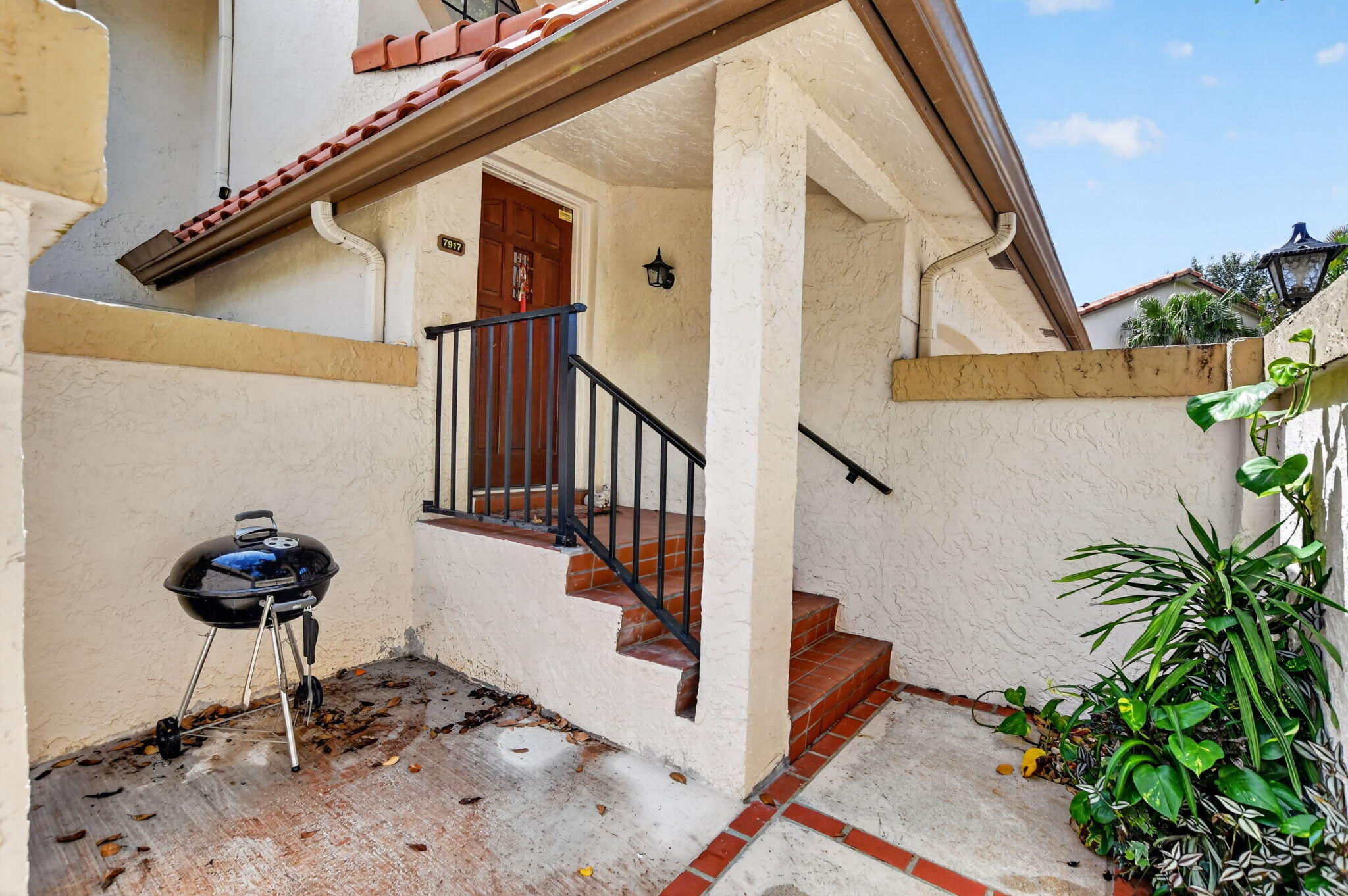 7917 La Mirada Drive Property Photo 4
