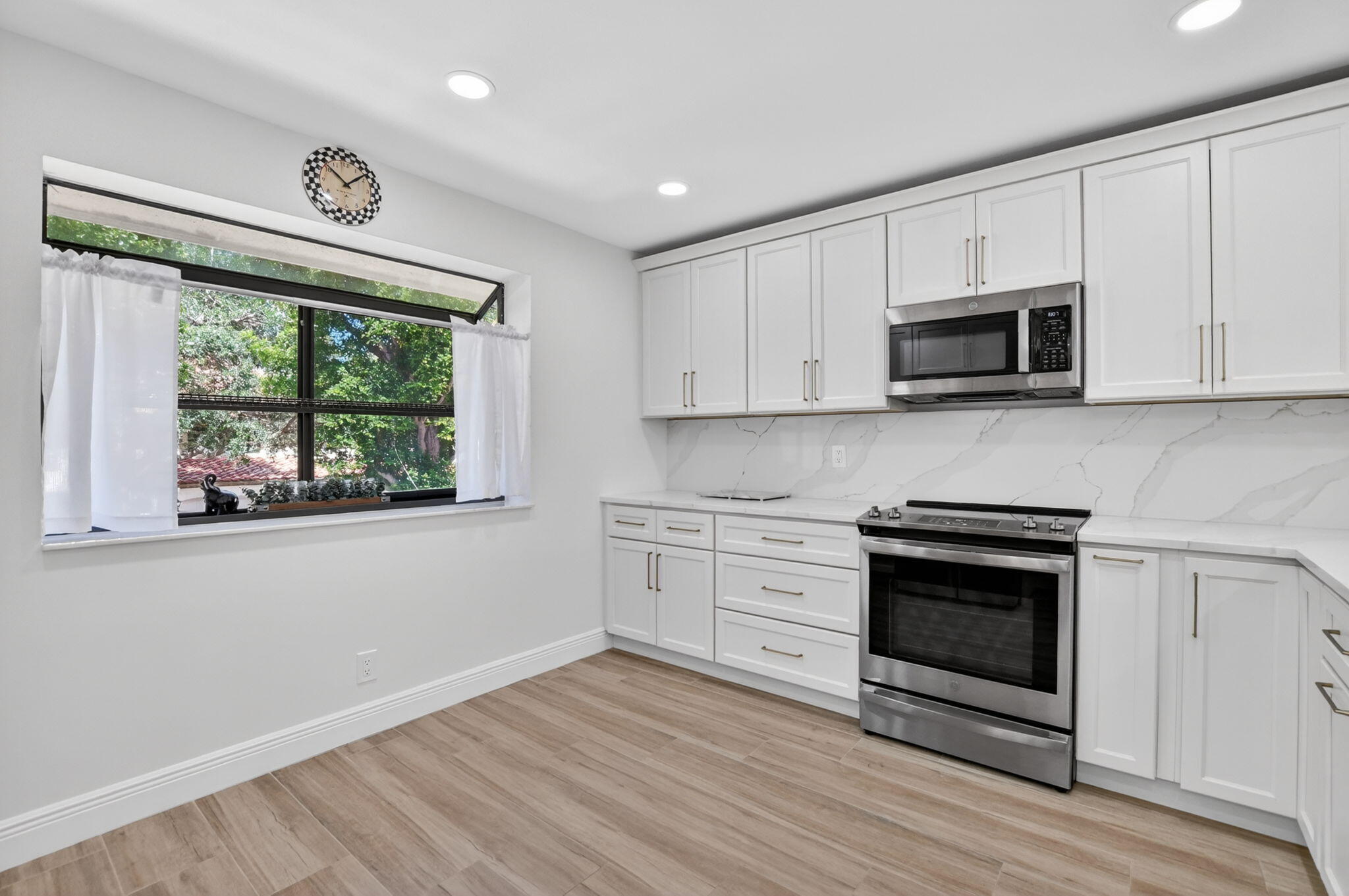 7917 La Mirada Drive Property Photo 10