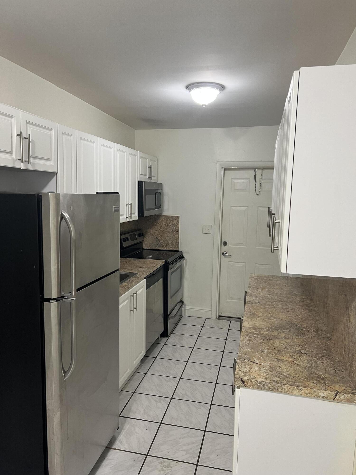 2600 S Ocean Drive S303 Property Photo 7
