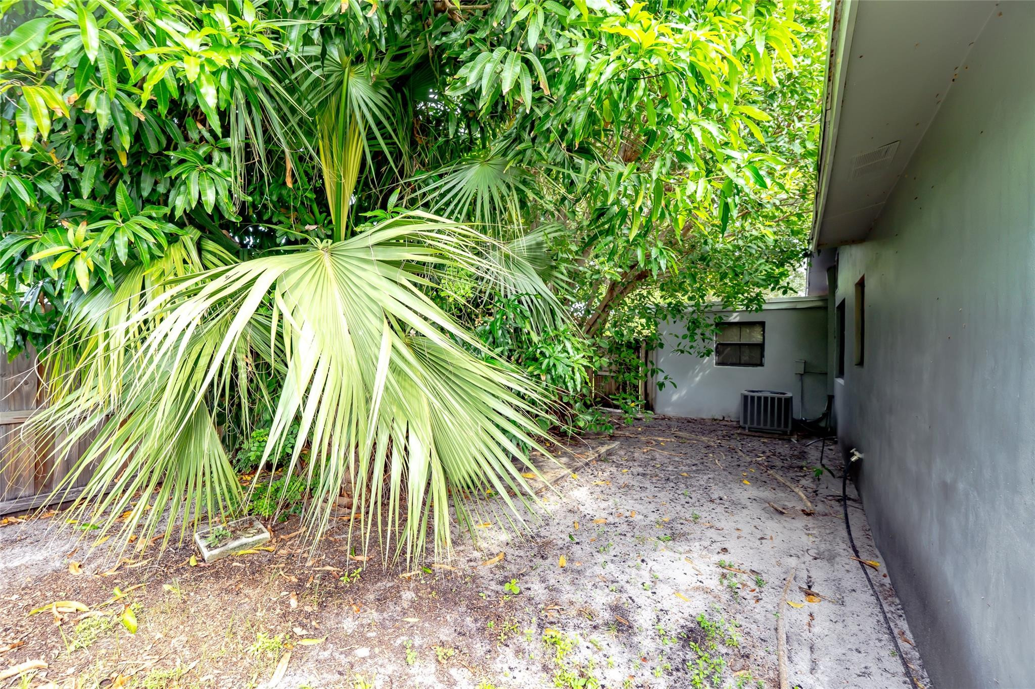816 Se 13th Court Property Photo 34