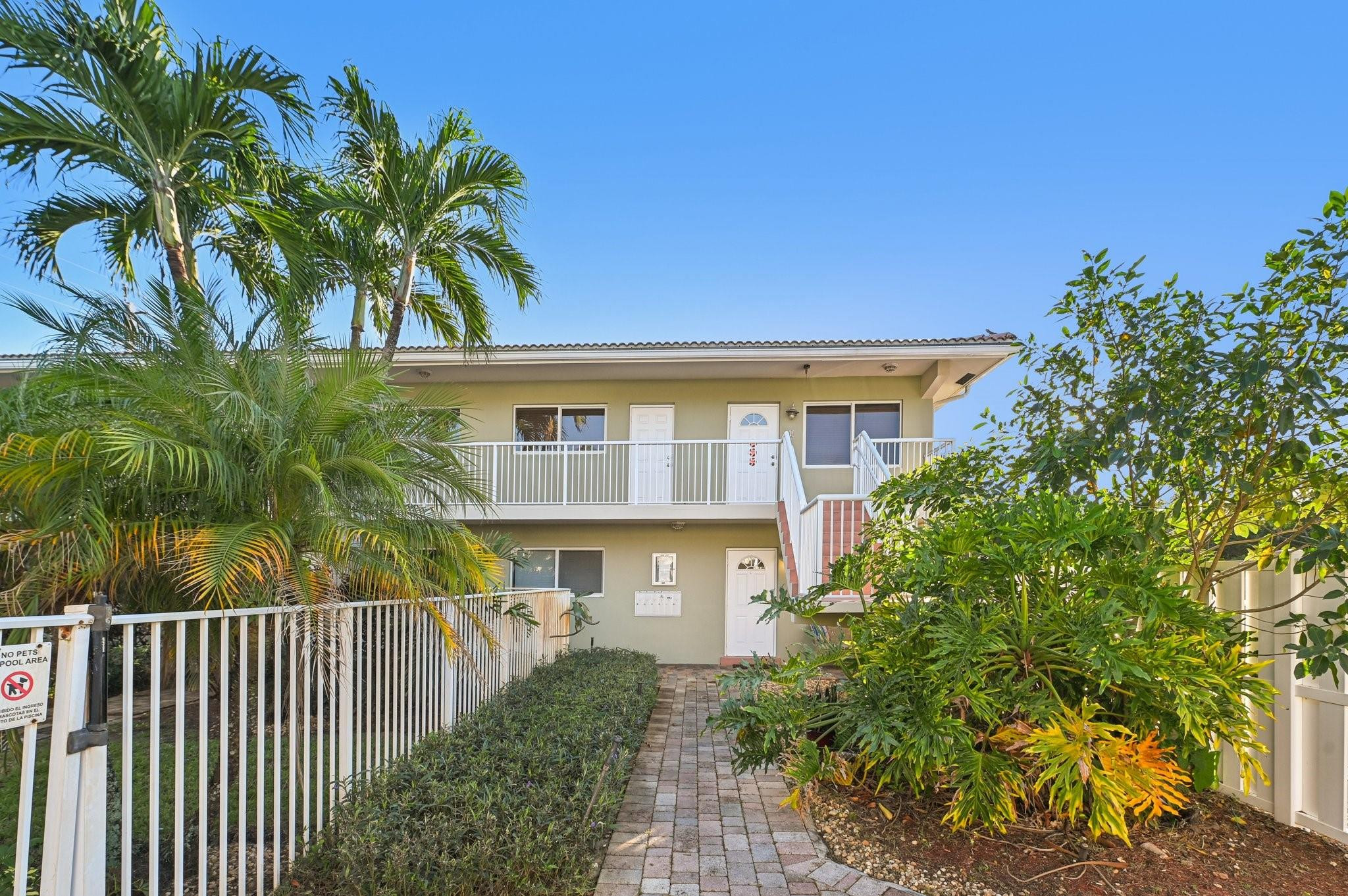 1424 Holly Heights Drive 1