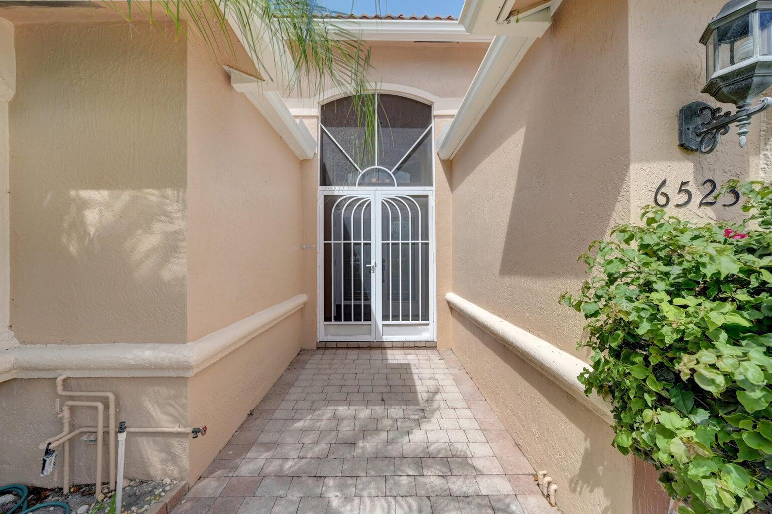 6523 Vía Trento Property Photo 3