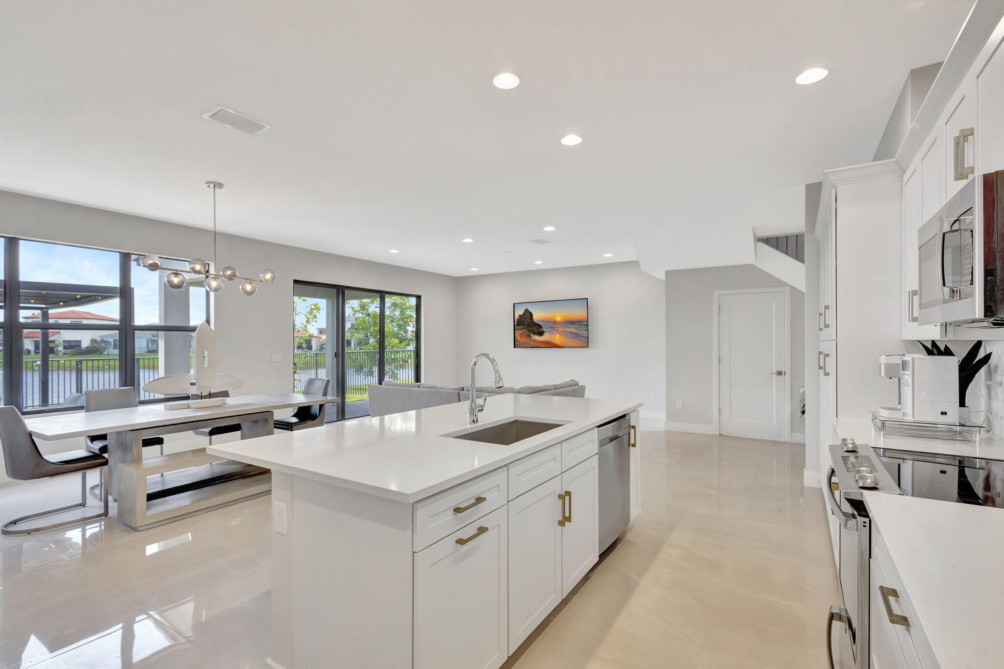 16608 Cove Road Property Photo 10