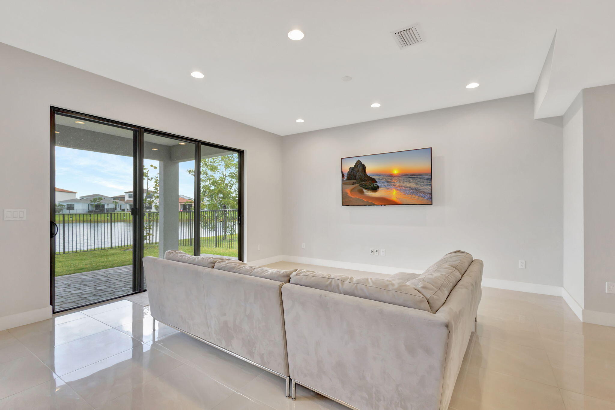 16608 Cove Road Property Photo 13
