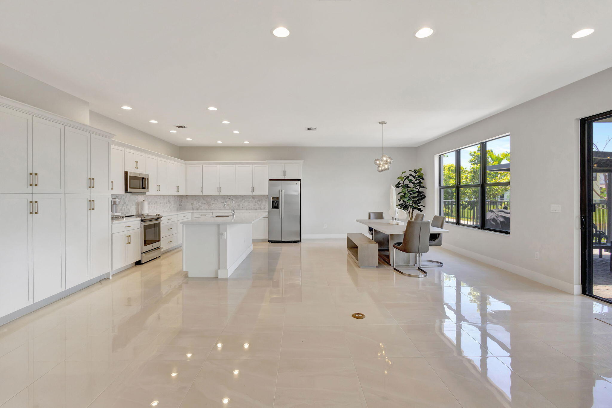 16608 Cove Road Property Photo 14