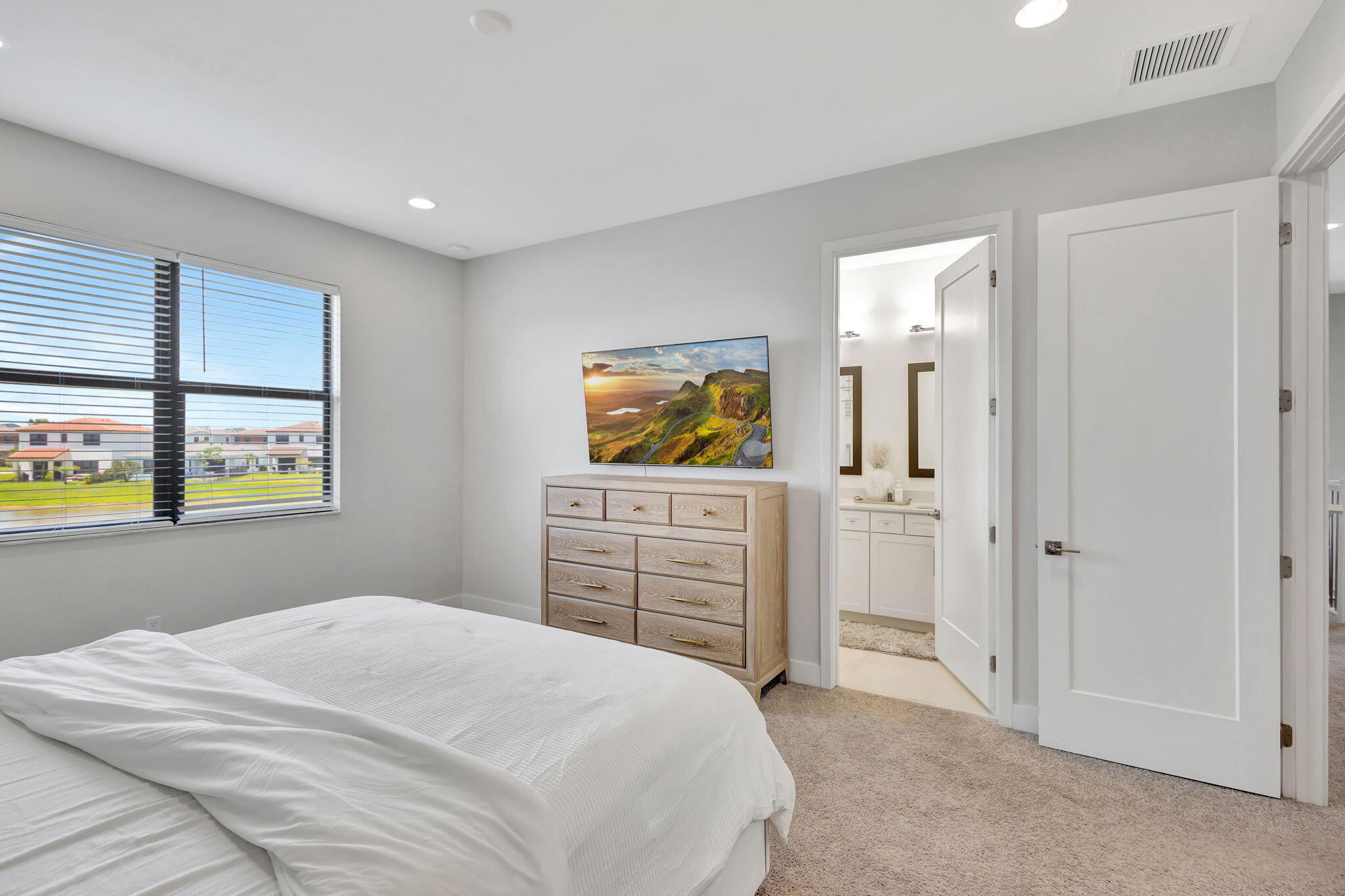 16608 Cove Road Property Photo 32