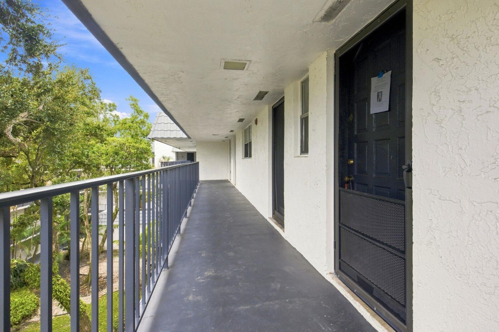 3280 Spanish Moss Terrace 403 Property Photo 6