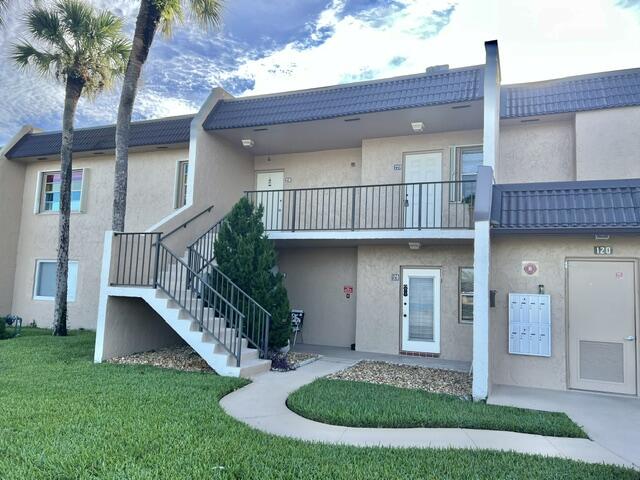 120 Lake Meryl Drive 220 Property Photo 1